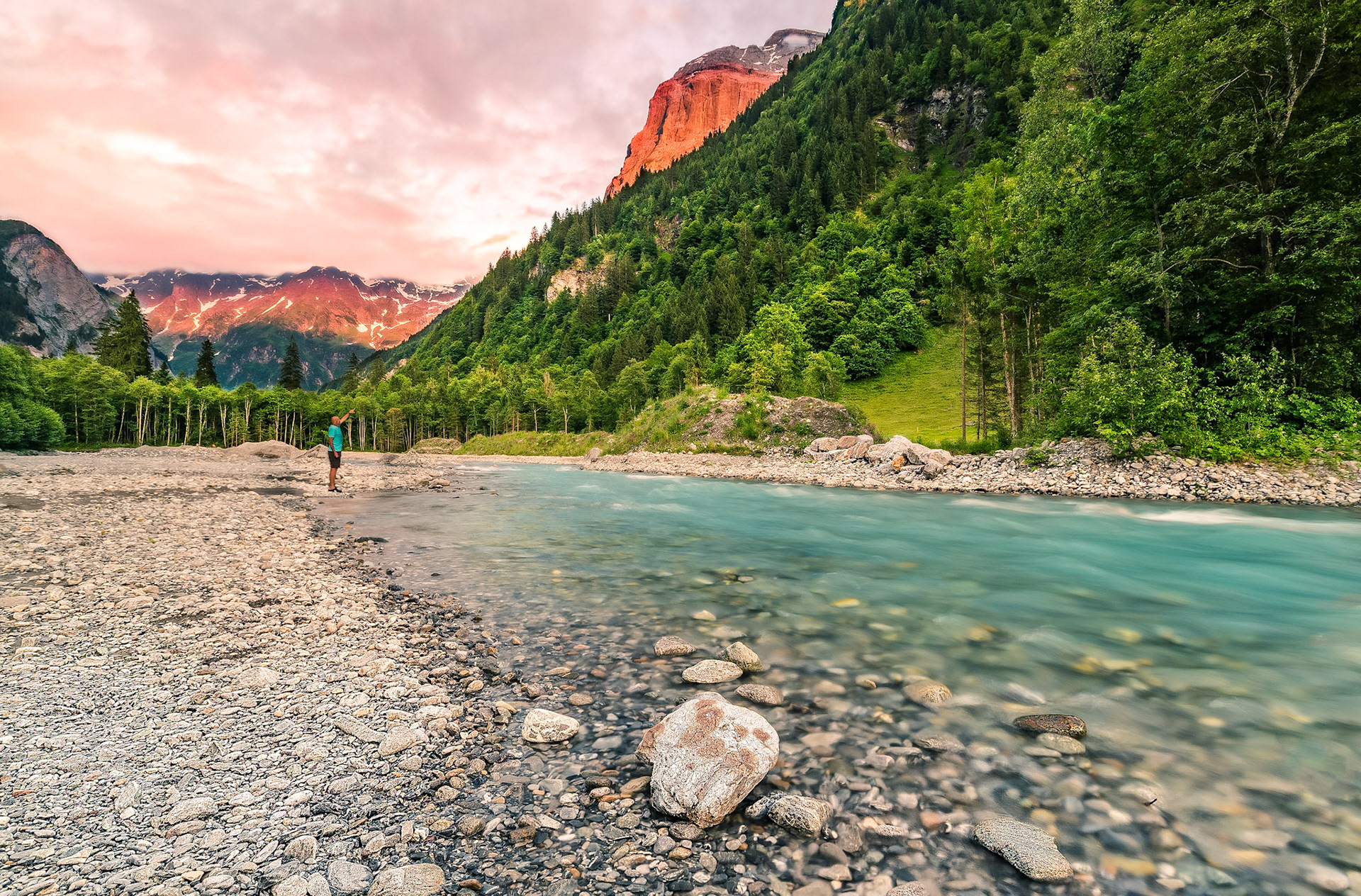 A peacefull sunset up in the mountains