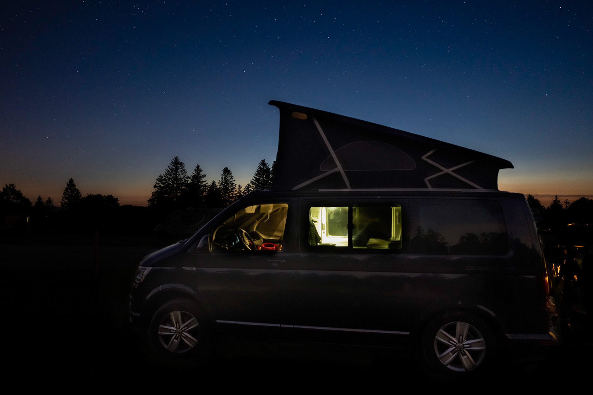 eine klare und kühle Nacht im Schweizer Jura
