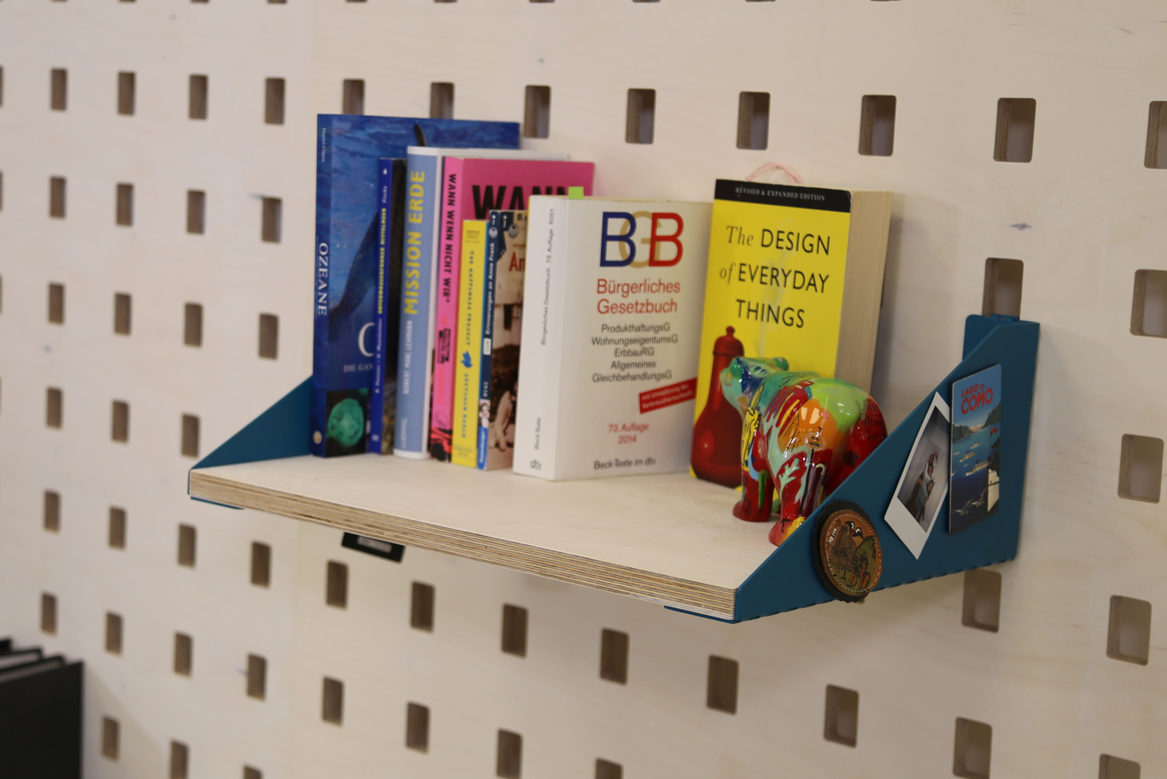Book and folder shelf