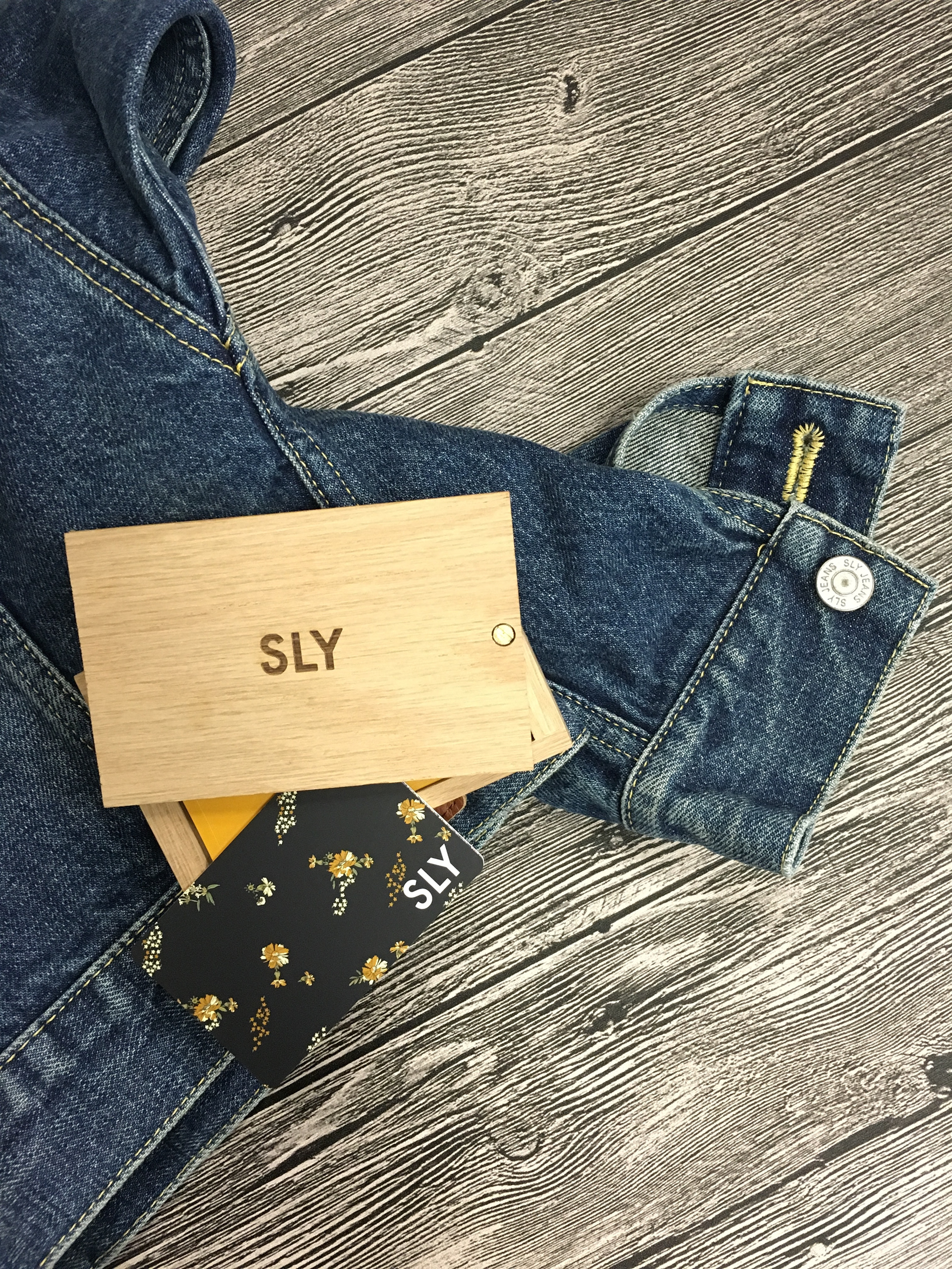 Travel card + Wooden card case