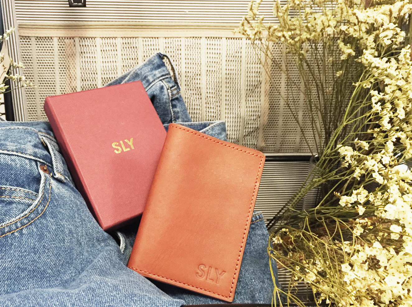 Leather passport case