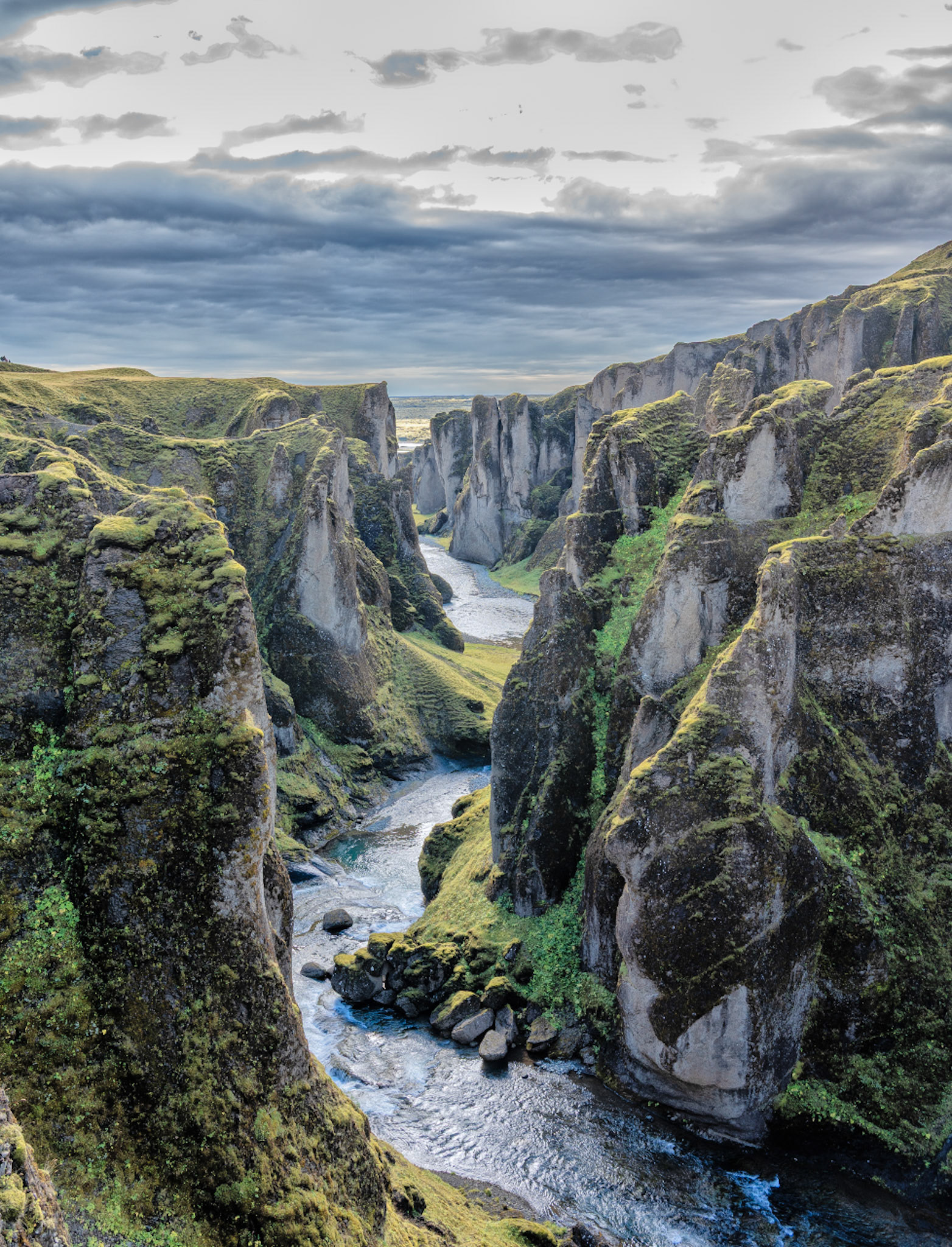 Fjadrargljufur Canyon