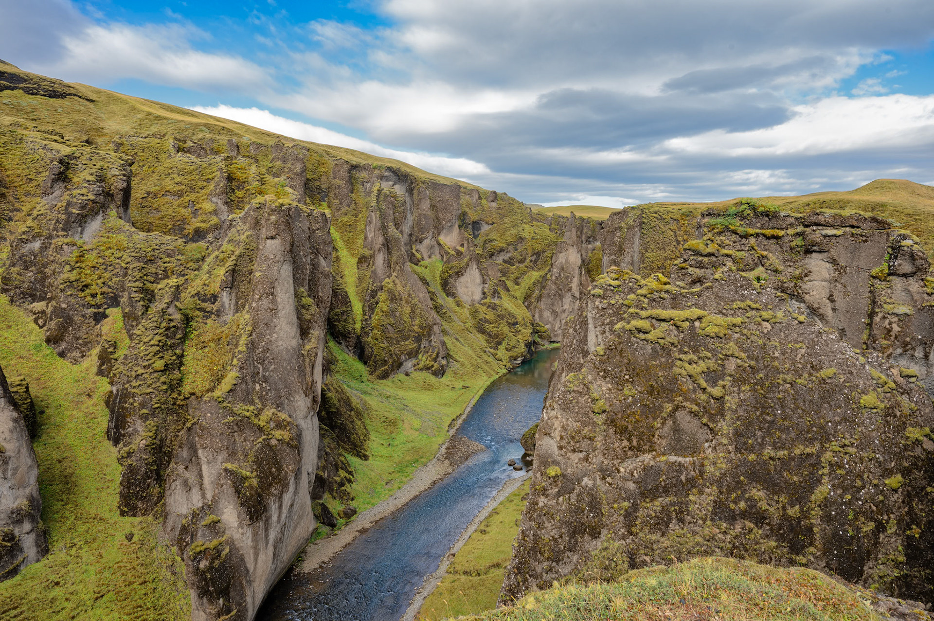 Fjadrargljufur Canyon