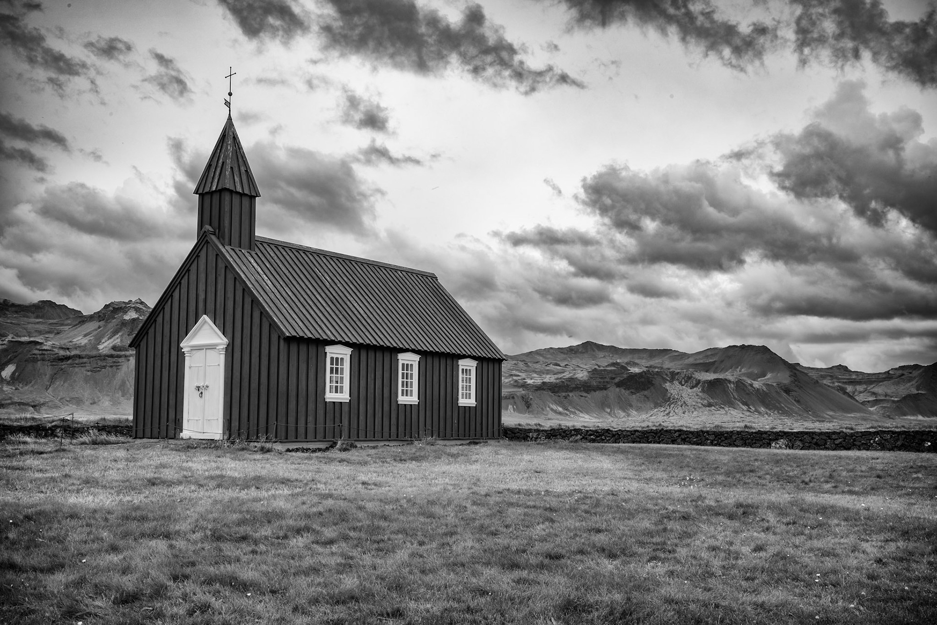 Budarkirkja, Black Church
