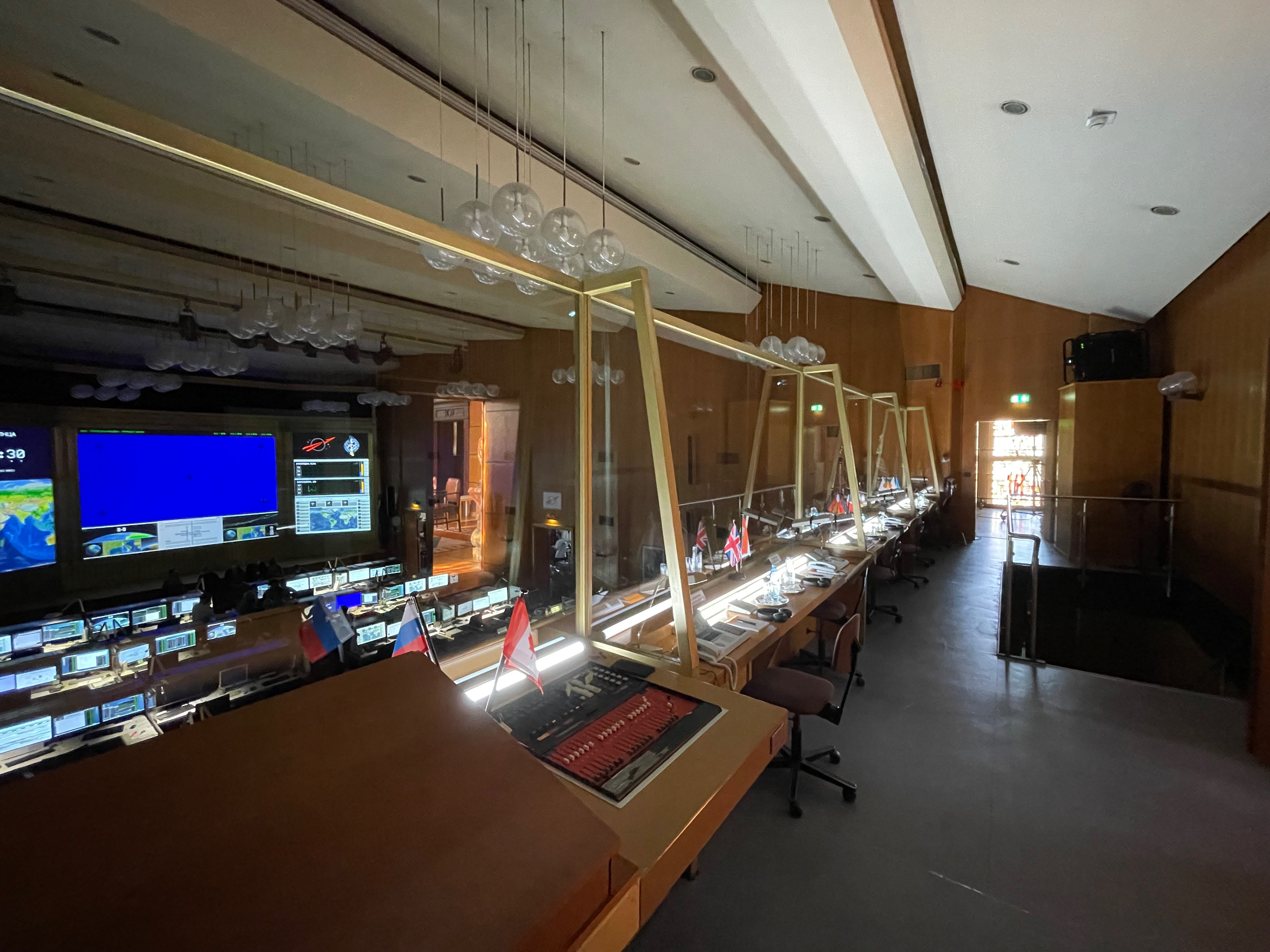 BAIKONUR MISSION CONTROL - LOCATION BUILD BERLIN
