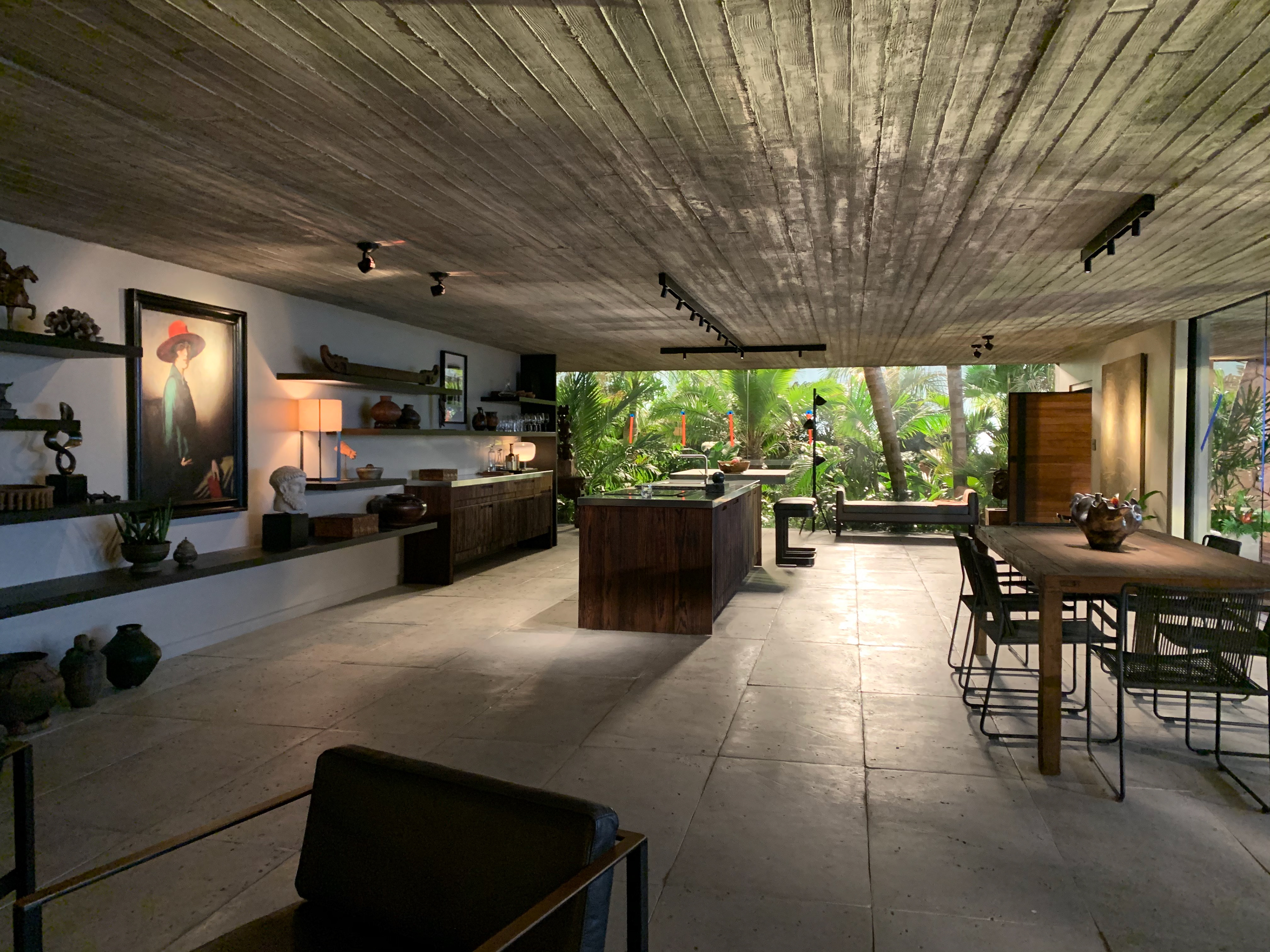 INTERIOR BOOTH'S BALI HOUSE