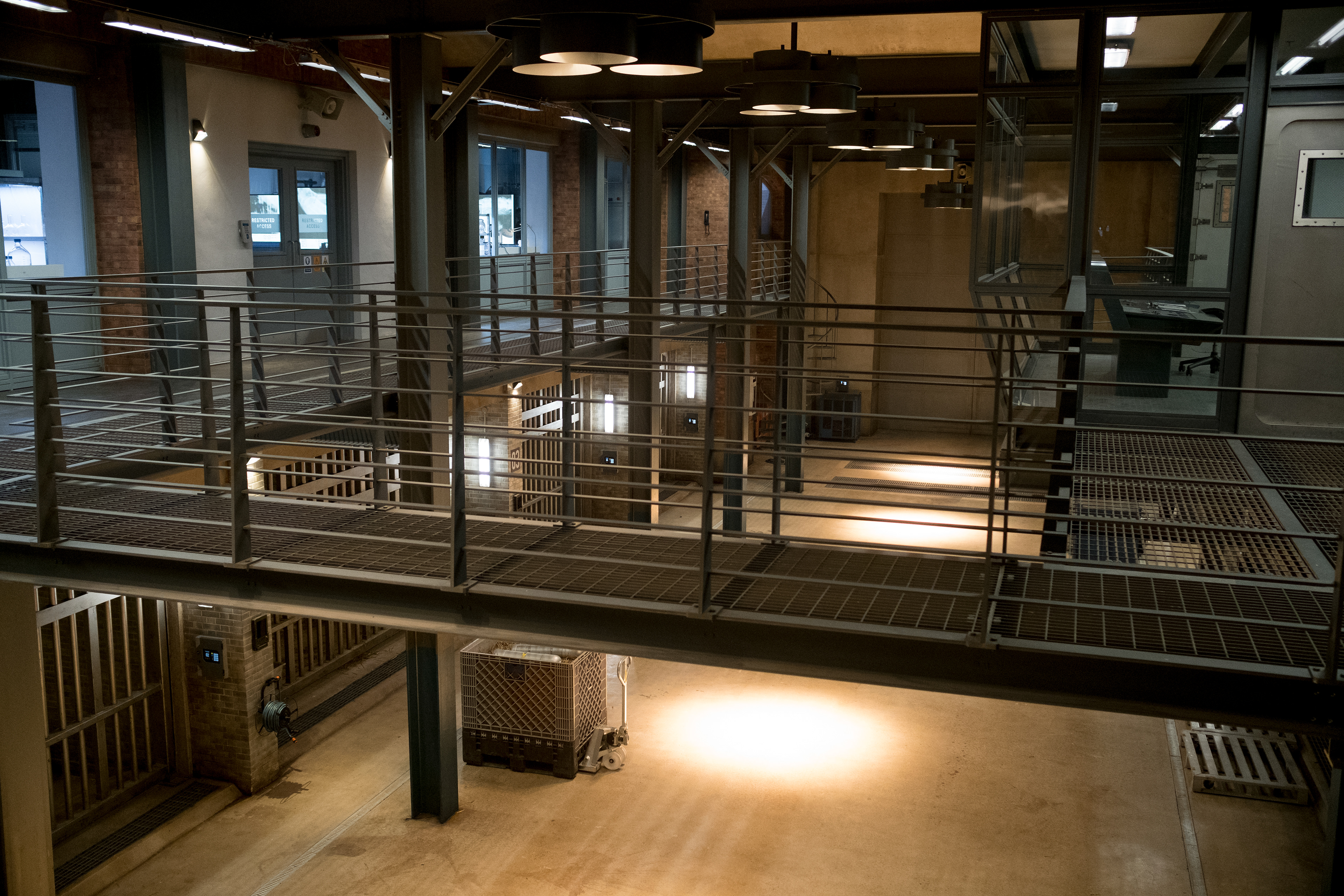 LOCKWOOD HOUSE - DINO CONTAINMENT & WU'S LAB