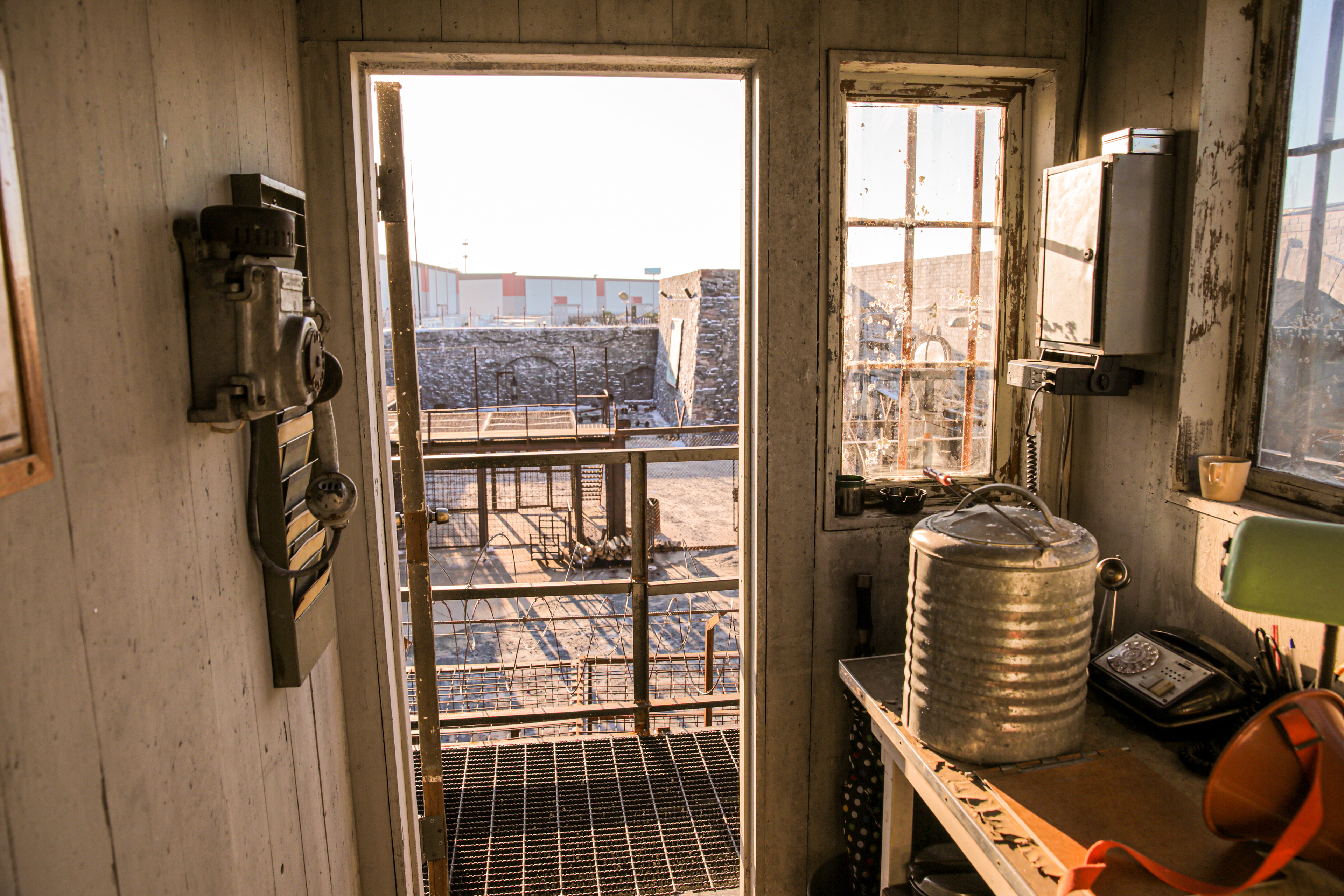 EXTERIOR GORA SMERTI PRISON - PRISON YARD