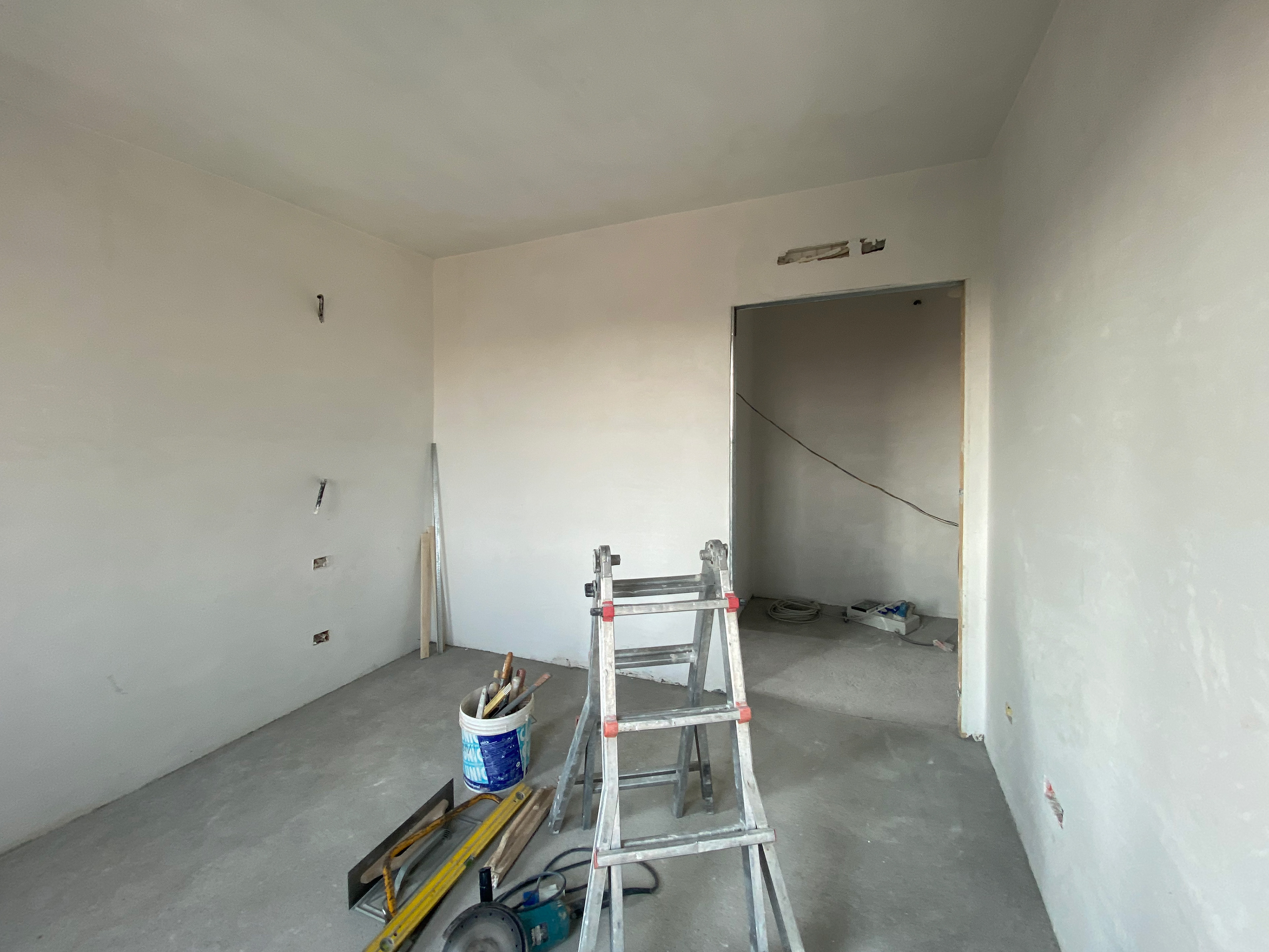 ON-SITE STORIES - BATHROOM