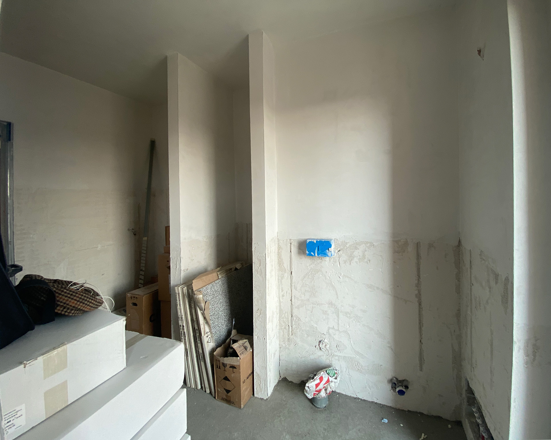 ON-SITE STORIES - BATHROOM