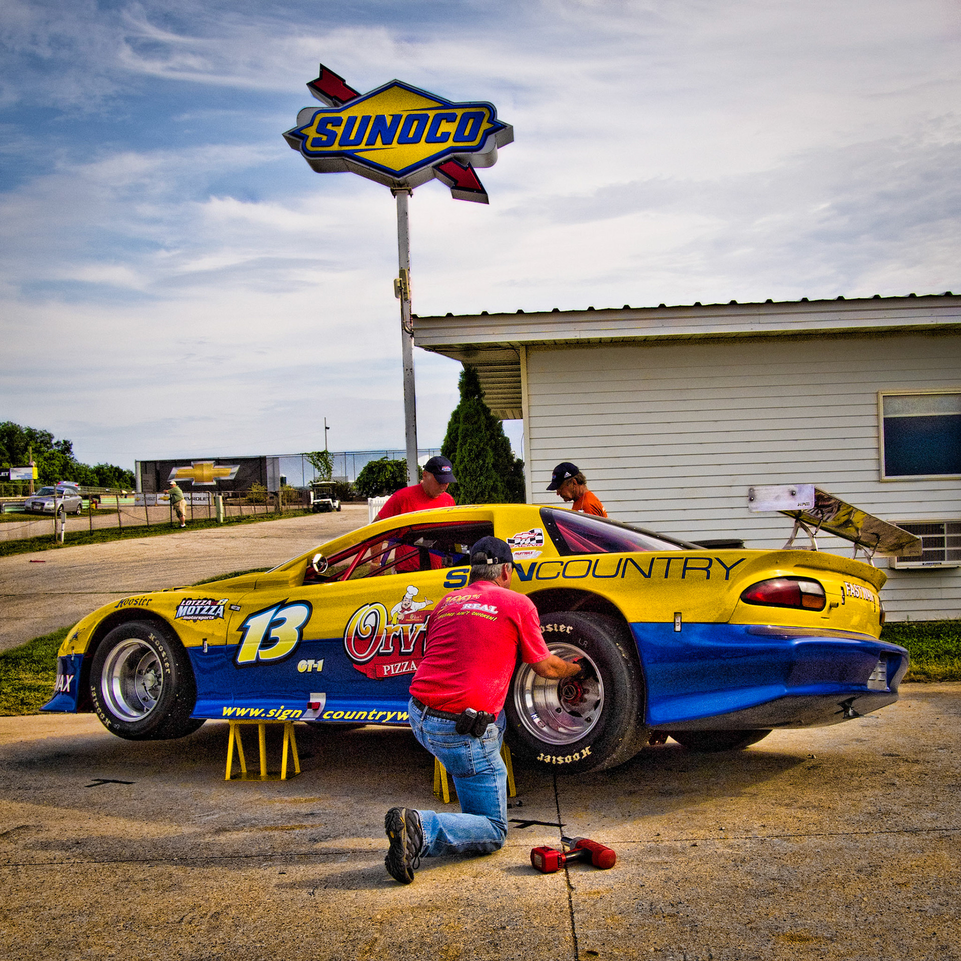 Sunoco Sun Country GT1 #13
