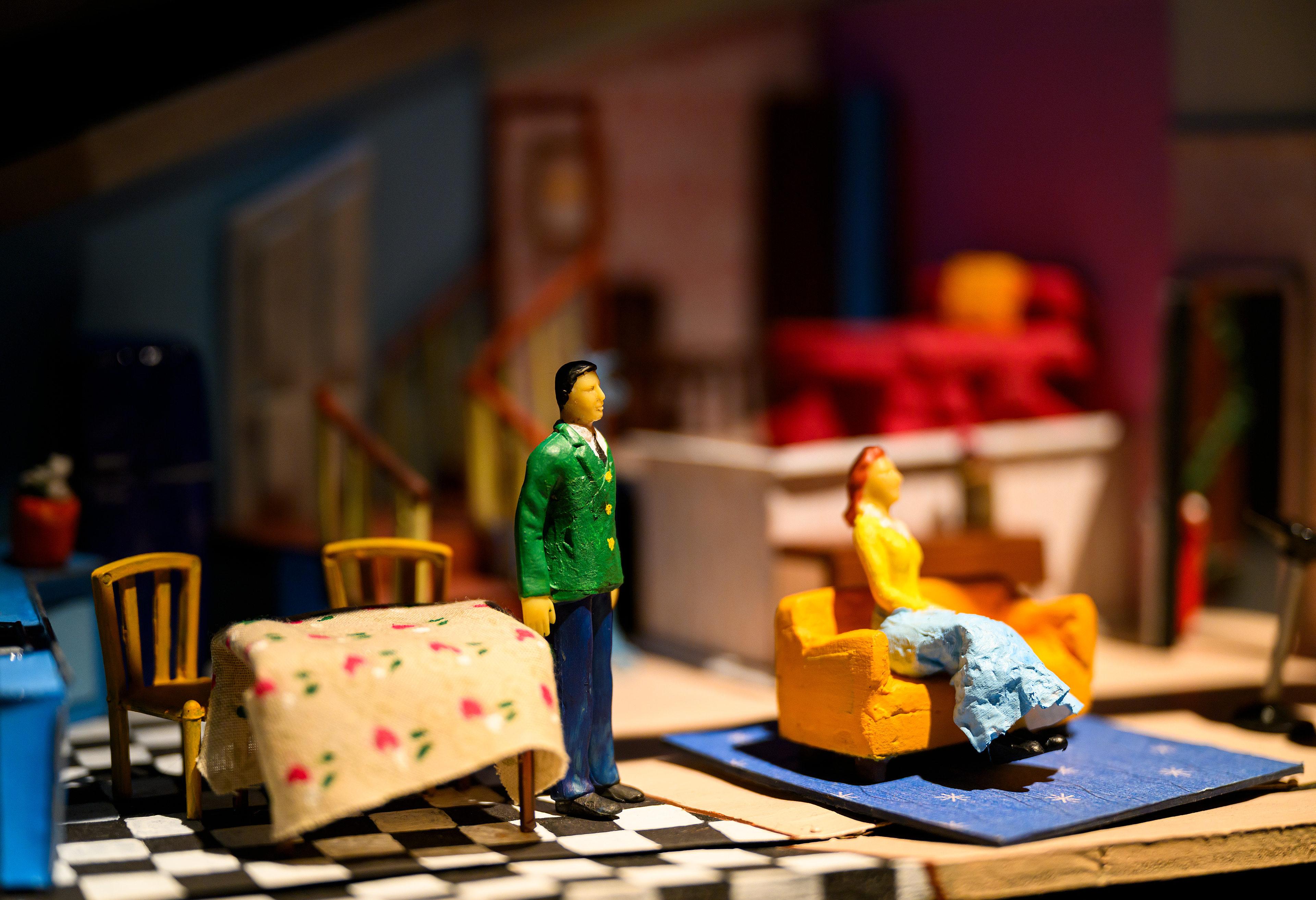 1:25 scale model box of Tayla's set design for 'Home, I'm Darling'.