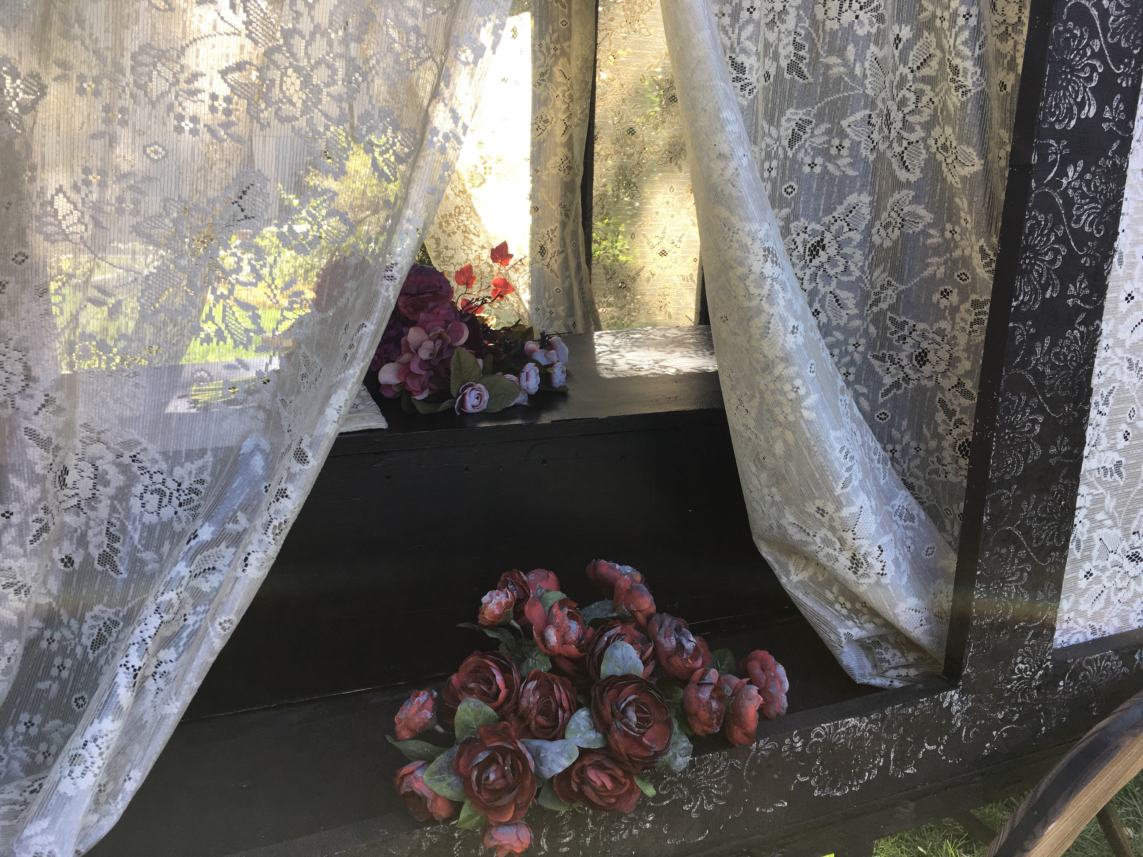 Aged Floral Dressing