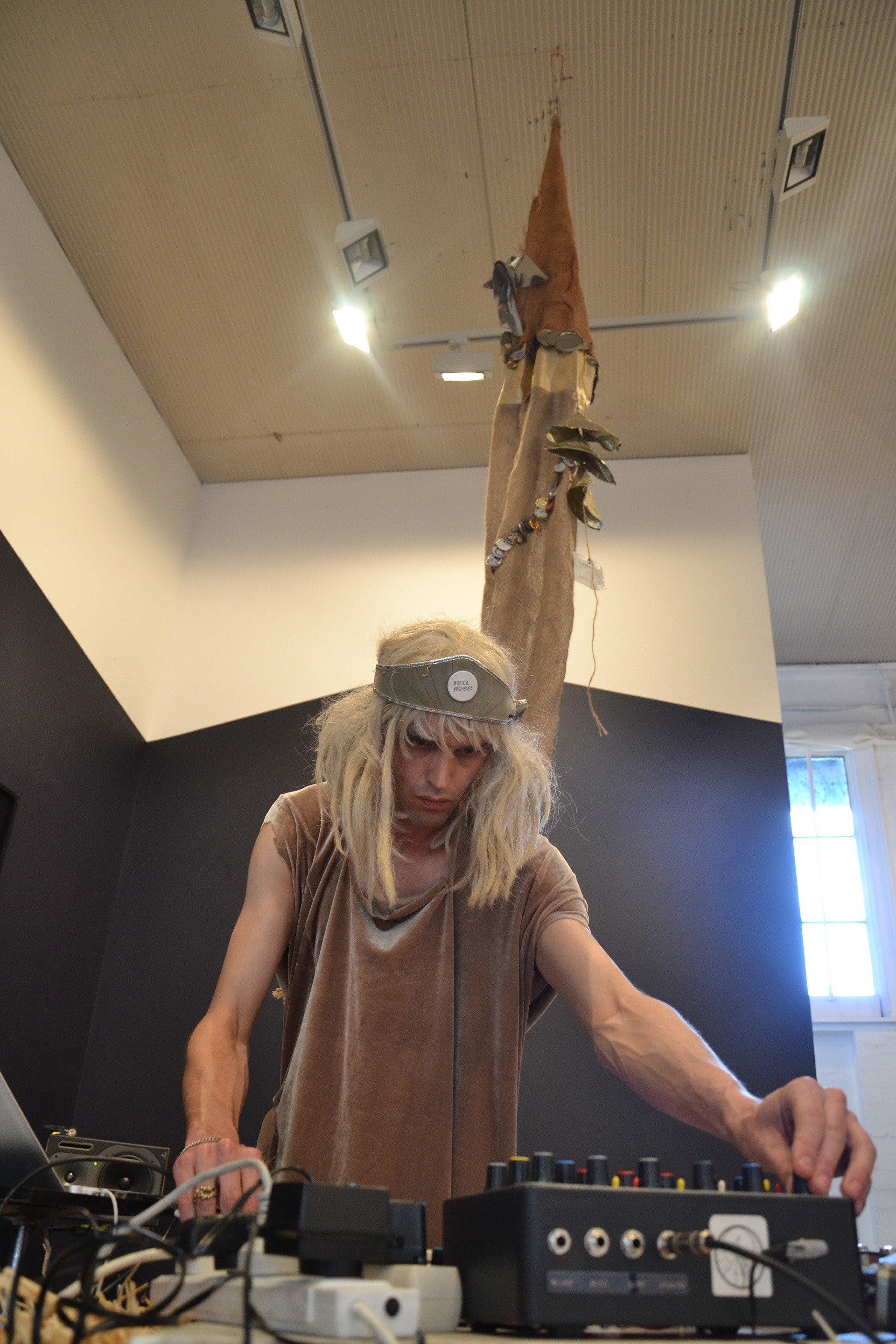 Torben Tilly as Droszkhi