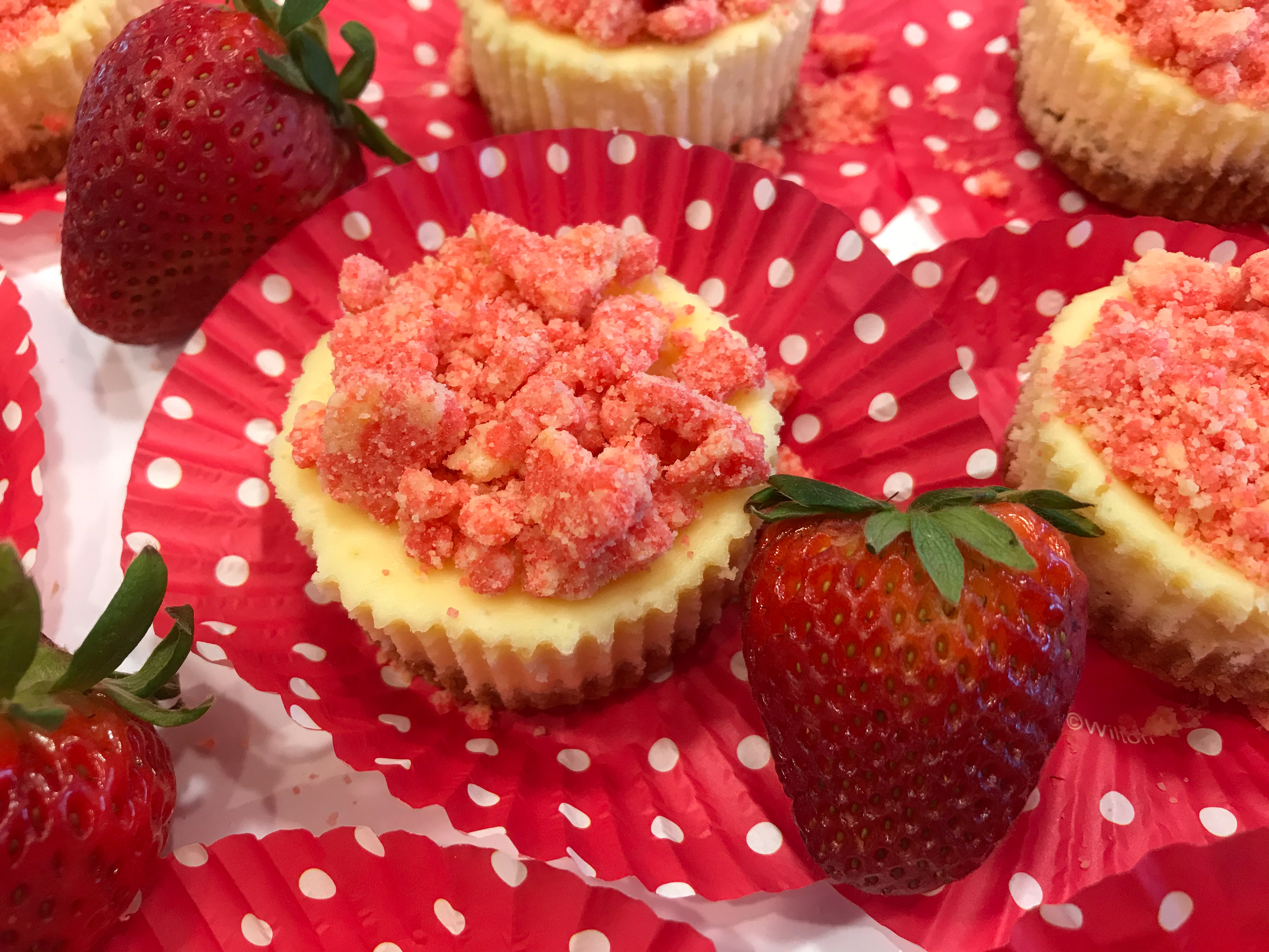 Strawberry Crunch Cheesecake Bites
