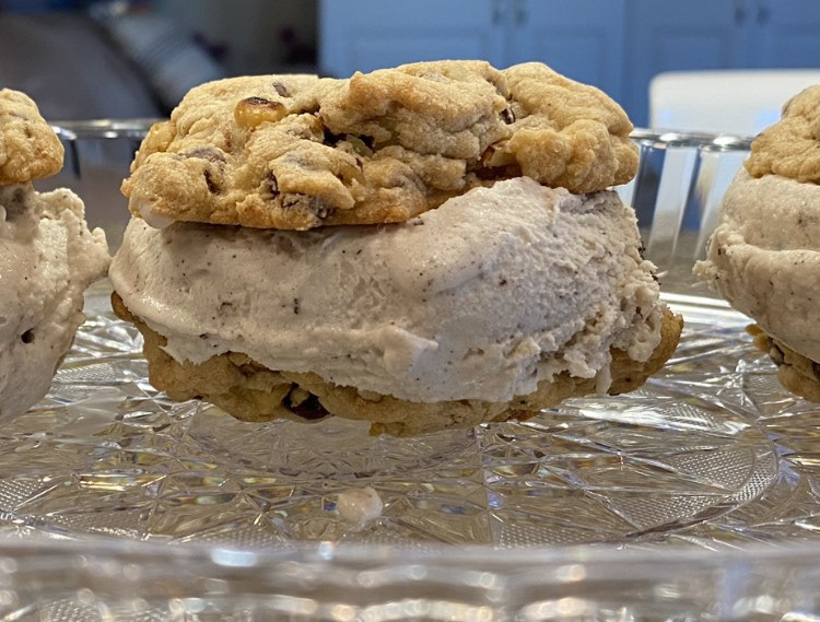 Walnut Chocolate Chip Cookies and Cream Sandwich
