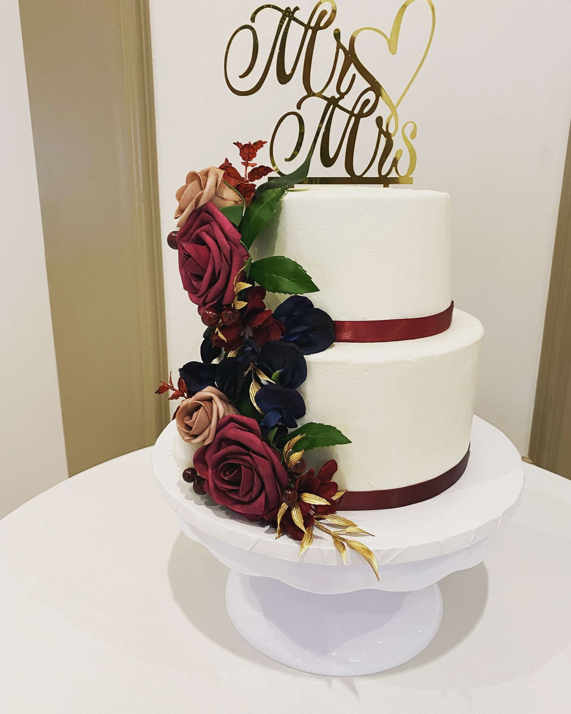 White Cake w/Vanilla Buttercream