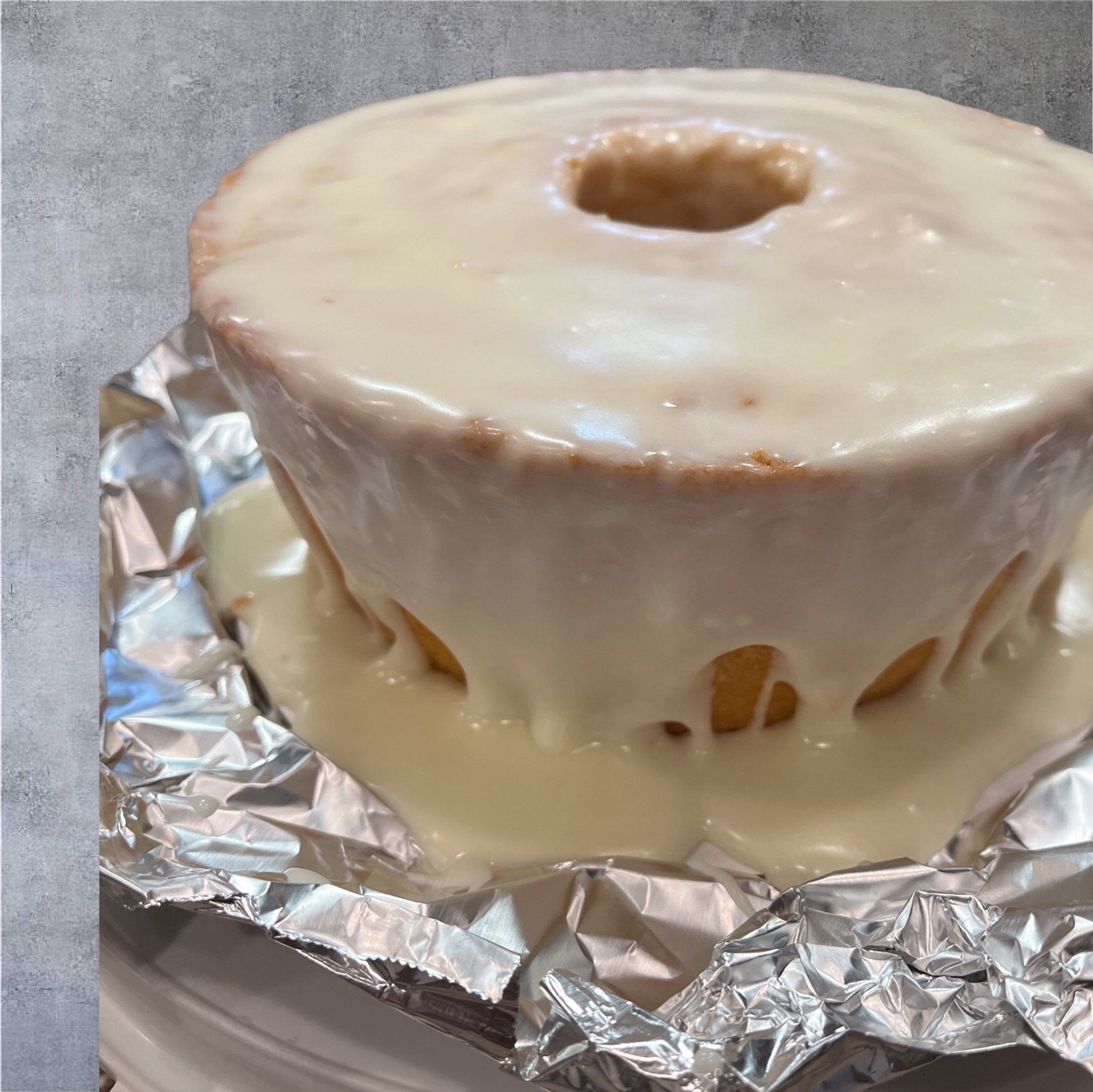 Old Fashioned Pound Cake With Vanilla Glaze
