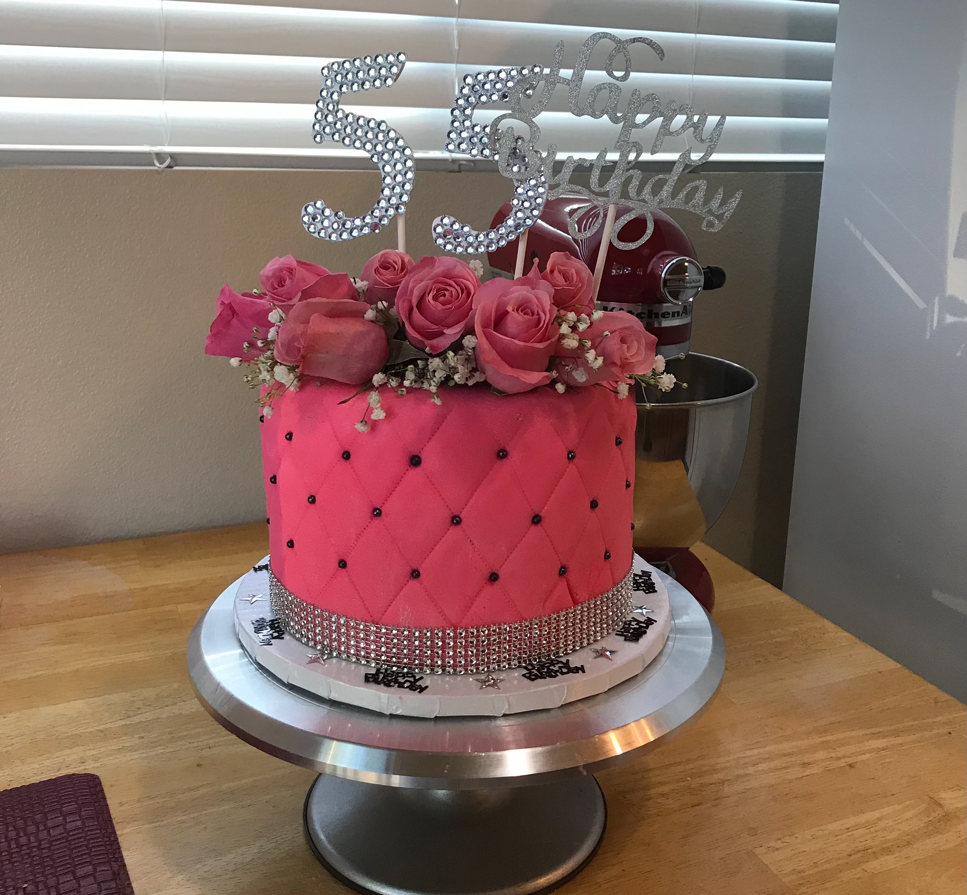 Vanilla w/Fresh Strawberry Filling 