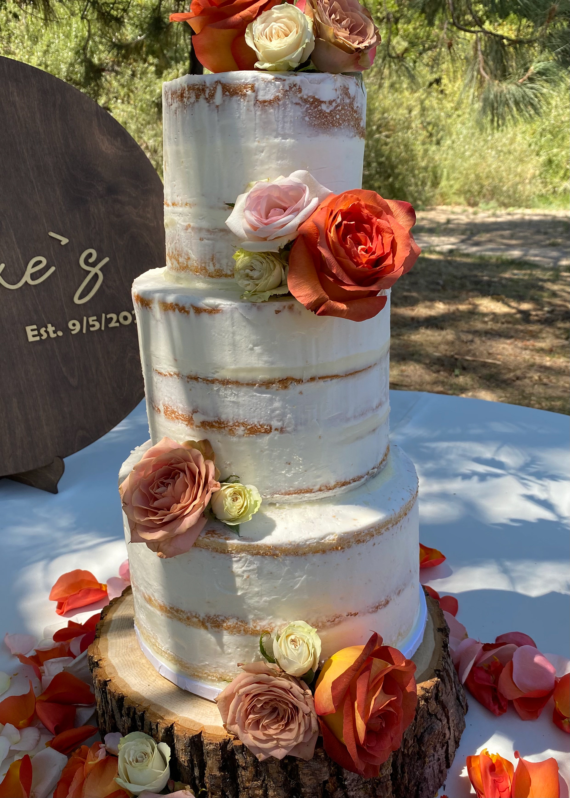 Vanilla Cake w/Raspberry Filling