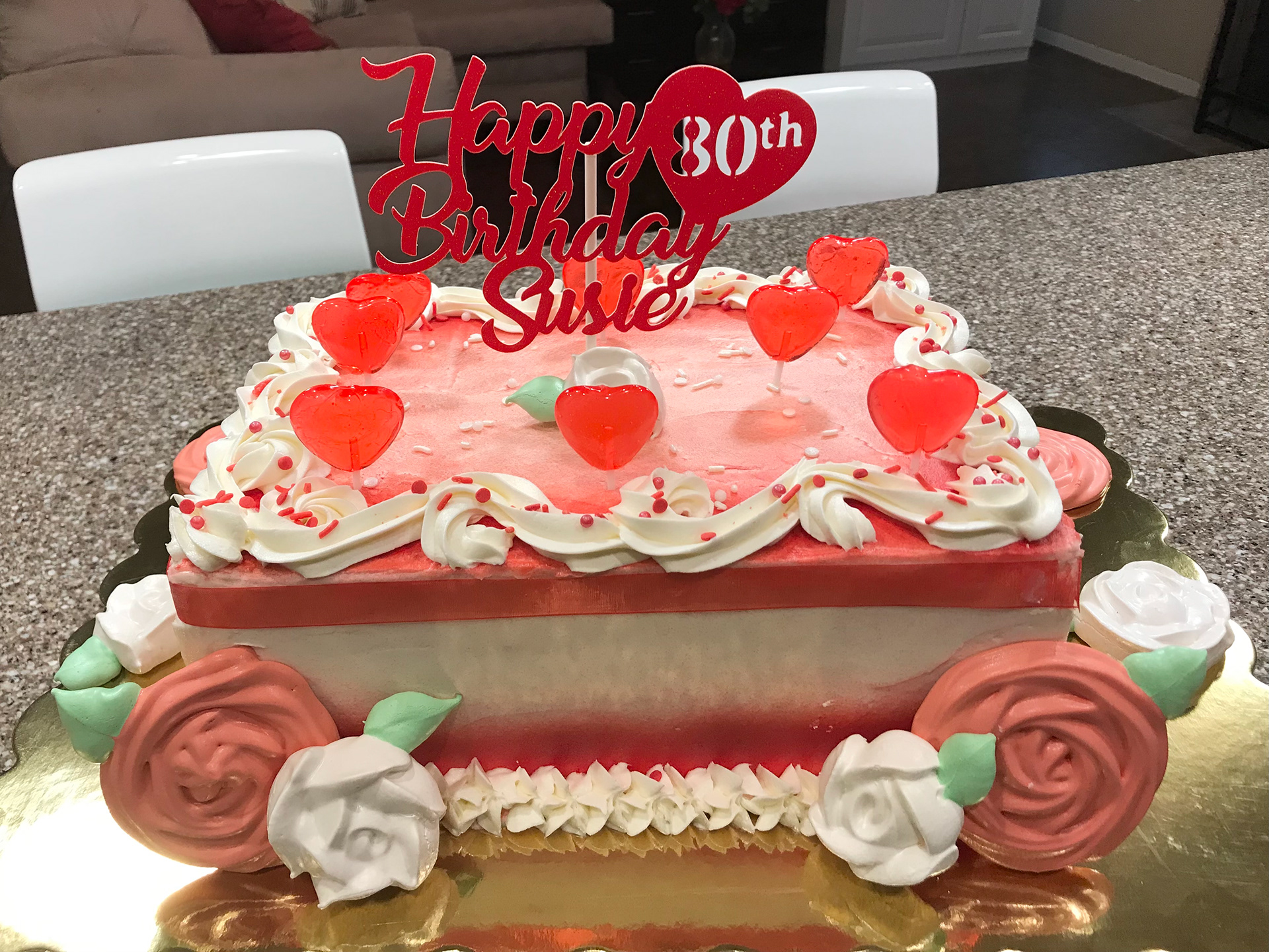 Vanilla Cake w/Vanilla Buttercream & Fresh Strawberry Filling