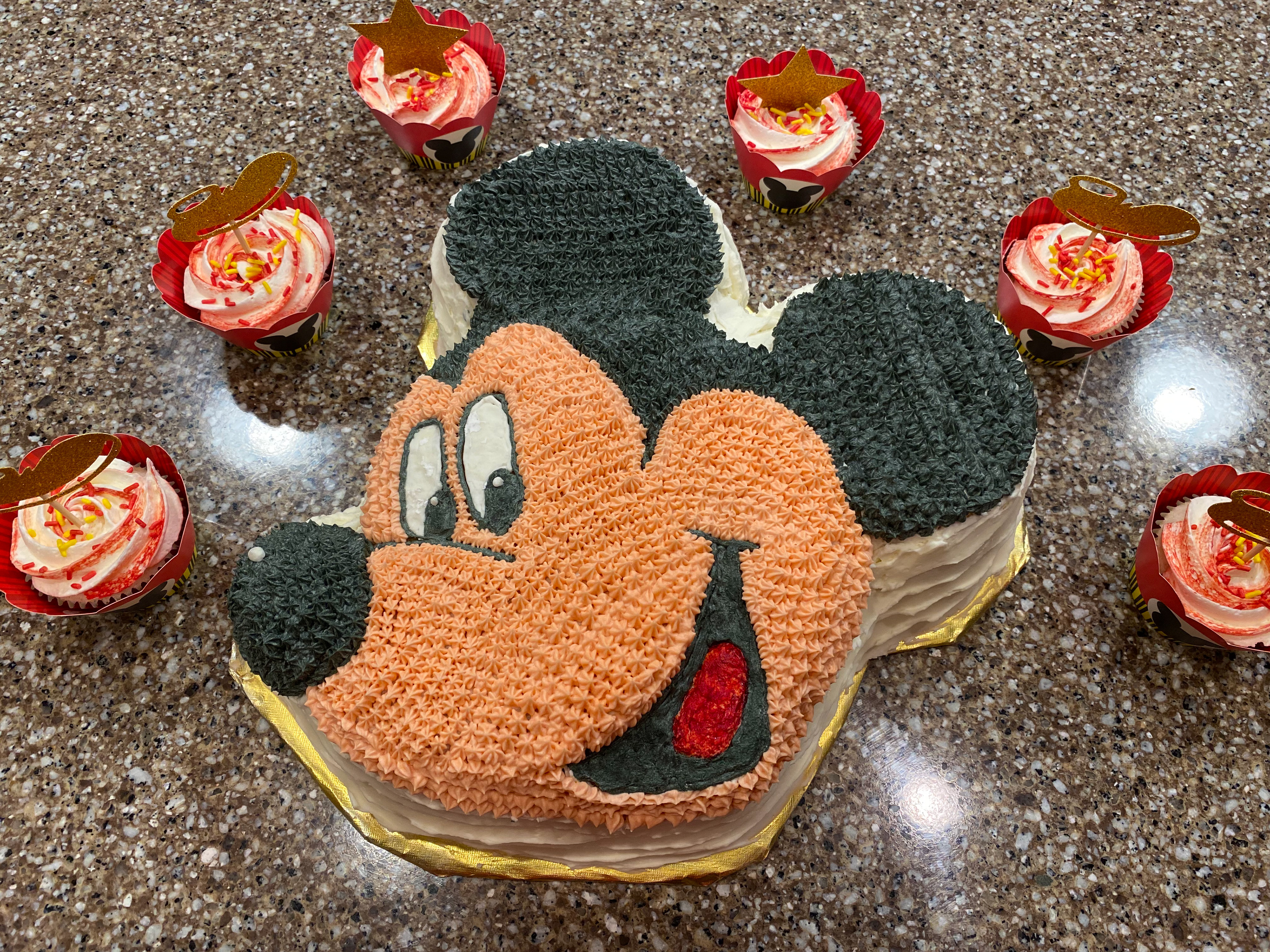 Vanilla w/Fresh Strawberry Whipped Cream Filling