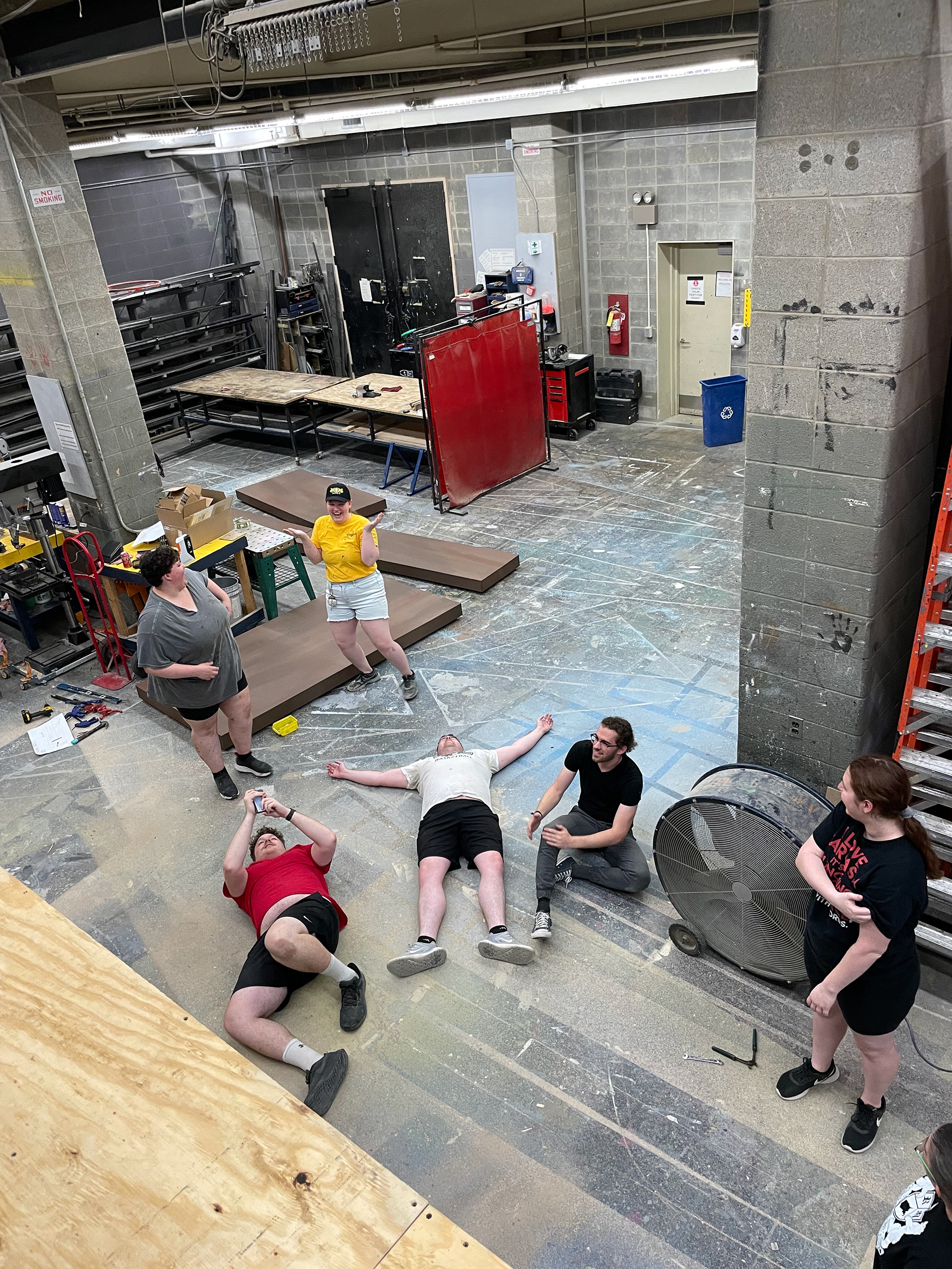 FINALLY LIFTING THE 4'X12' PLATFORM INTO PLACE