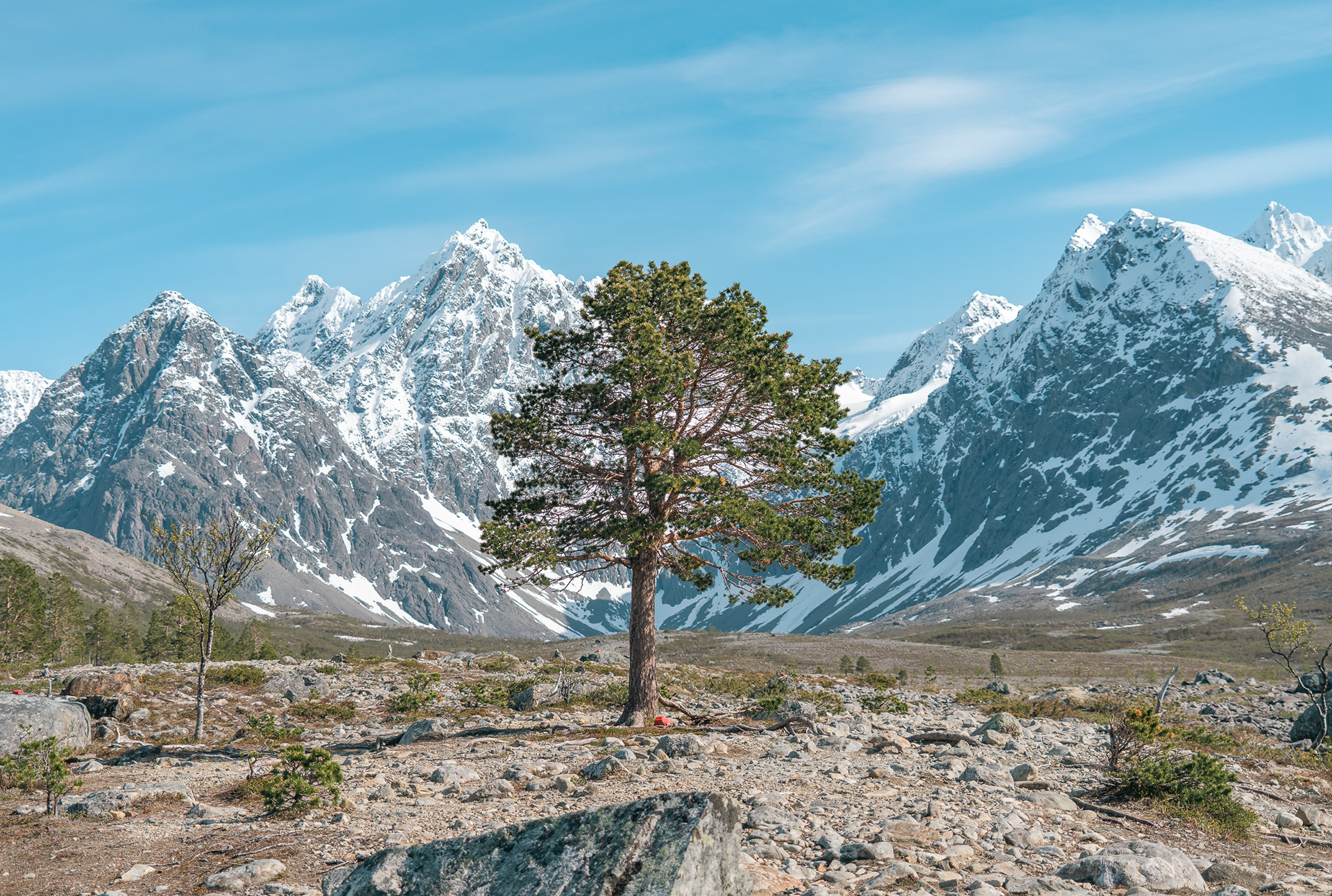 On the path to Blåisvannet.