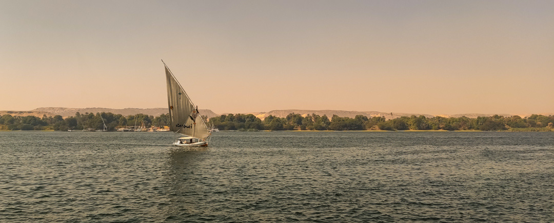 Faluca en el Nilo, Egipto