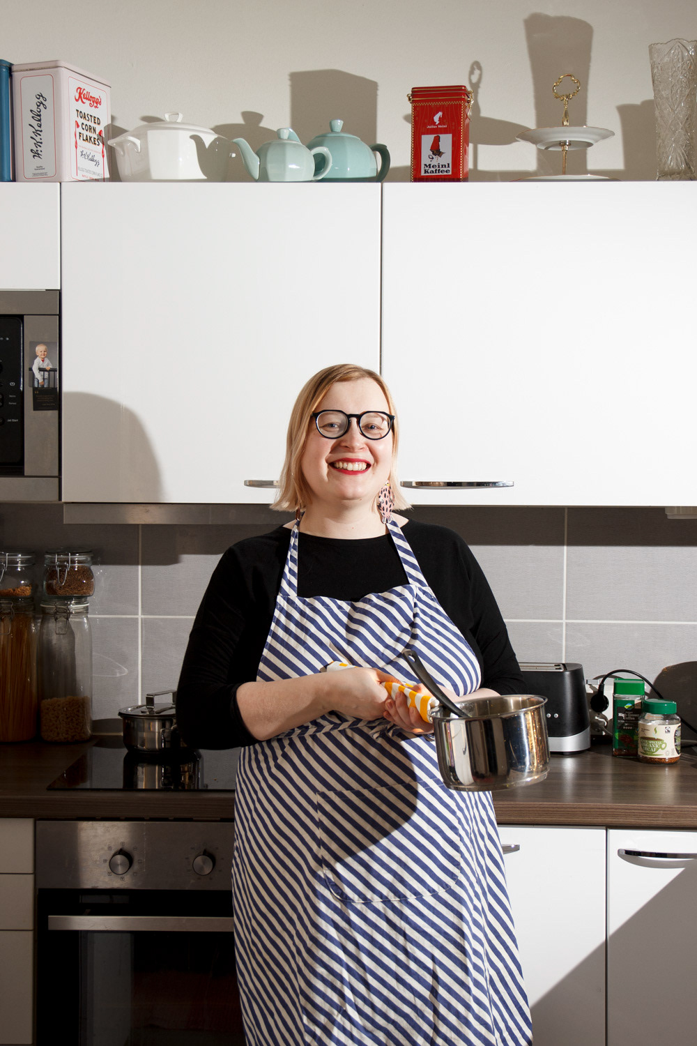 Student Pihla at home for Turun ylioppilaslehti. 2022