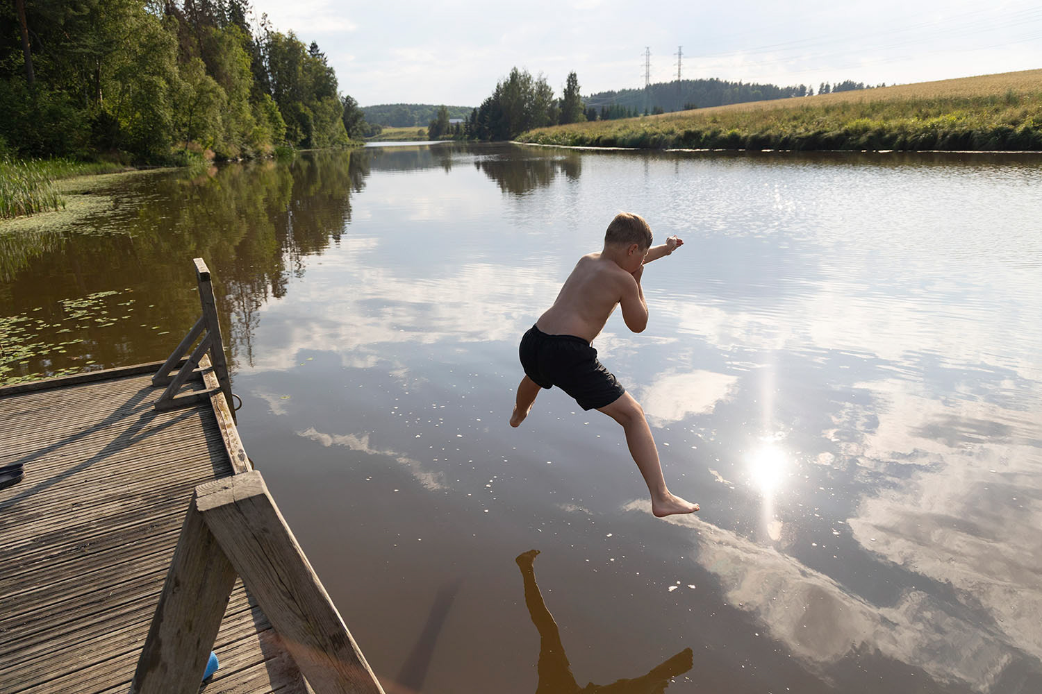 Reportage on Aurajoki, one of Finland's most important rivers. Personal project. Published in Suomen Luonto, 2026