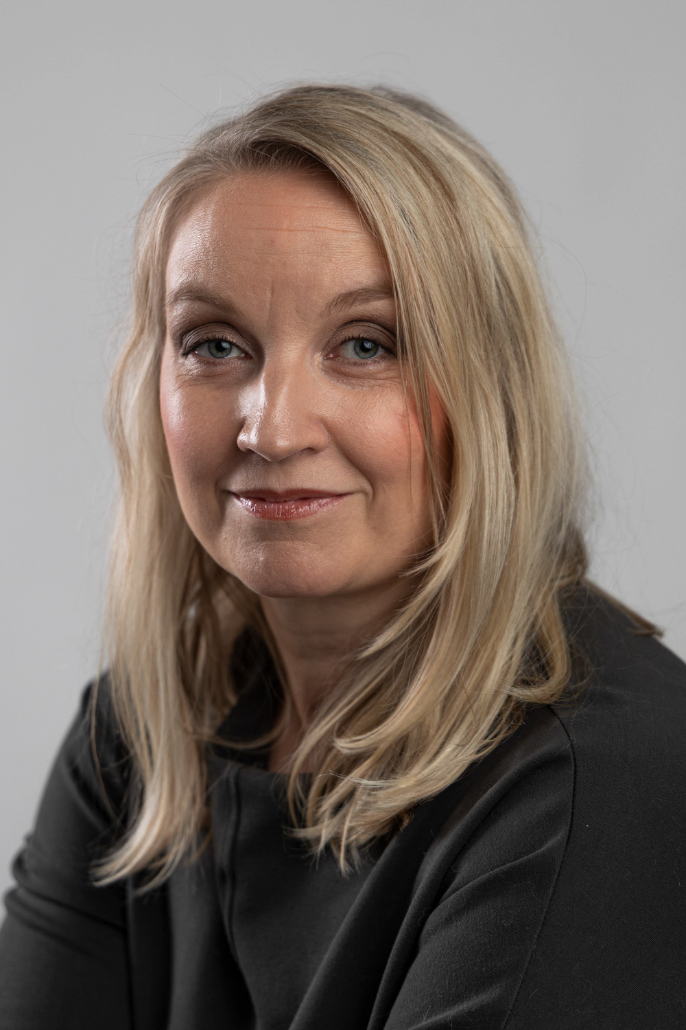 LinkedIn/CV portraits. 2025