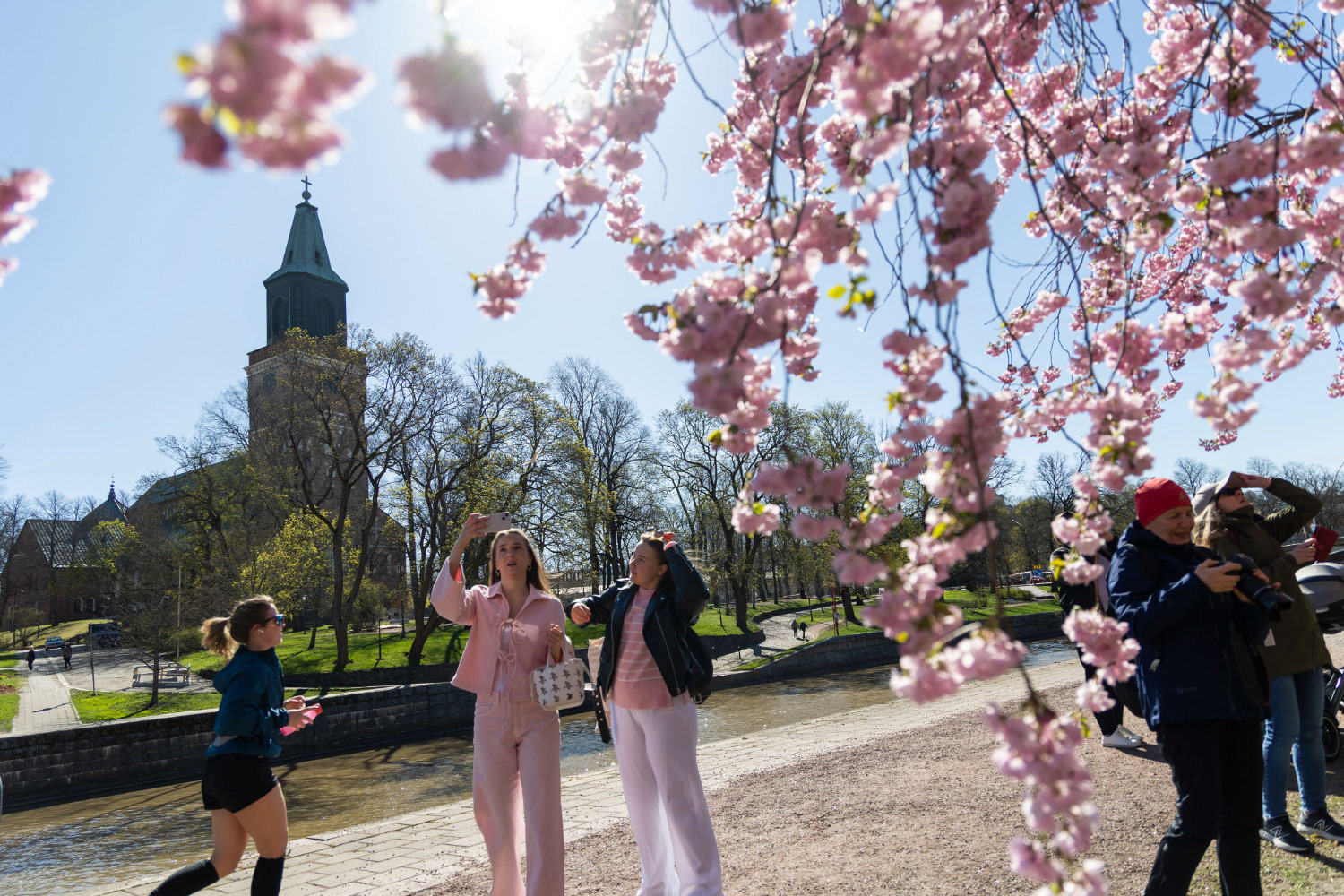 Reportage on Aurajoki, one of Finland's most important rivers. Personal project. Published in Suomen Luonto, 2026