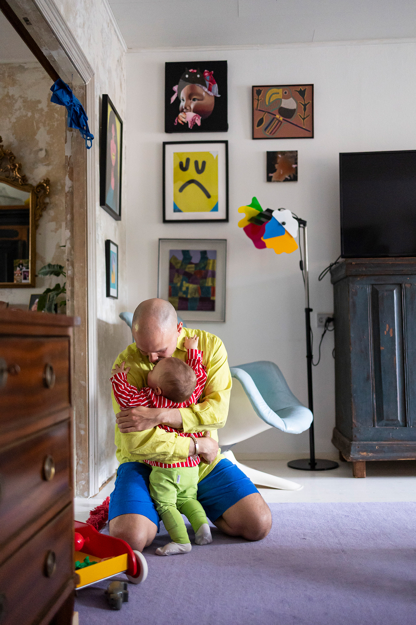 Juho-Jari Laine and his child for Kodin Kuvalehti. 2025