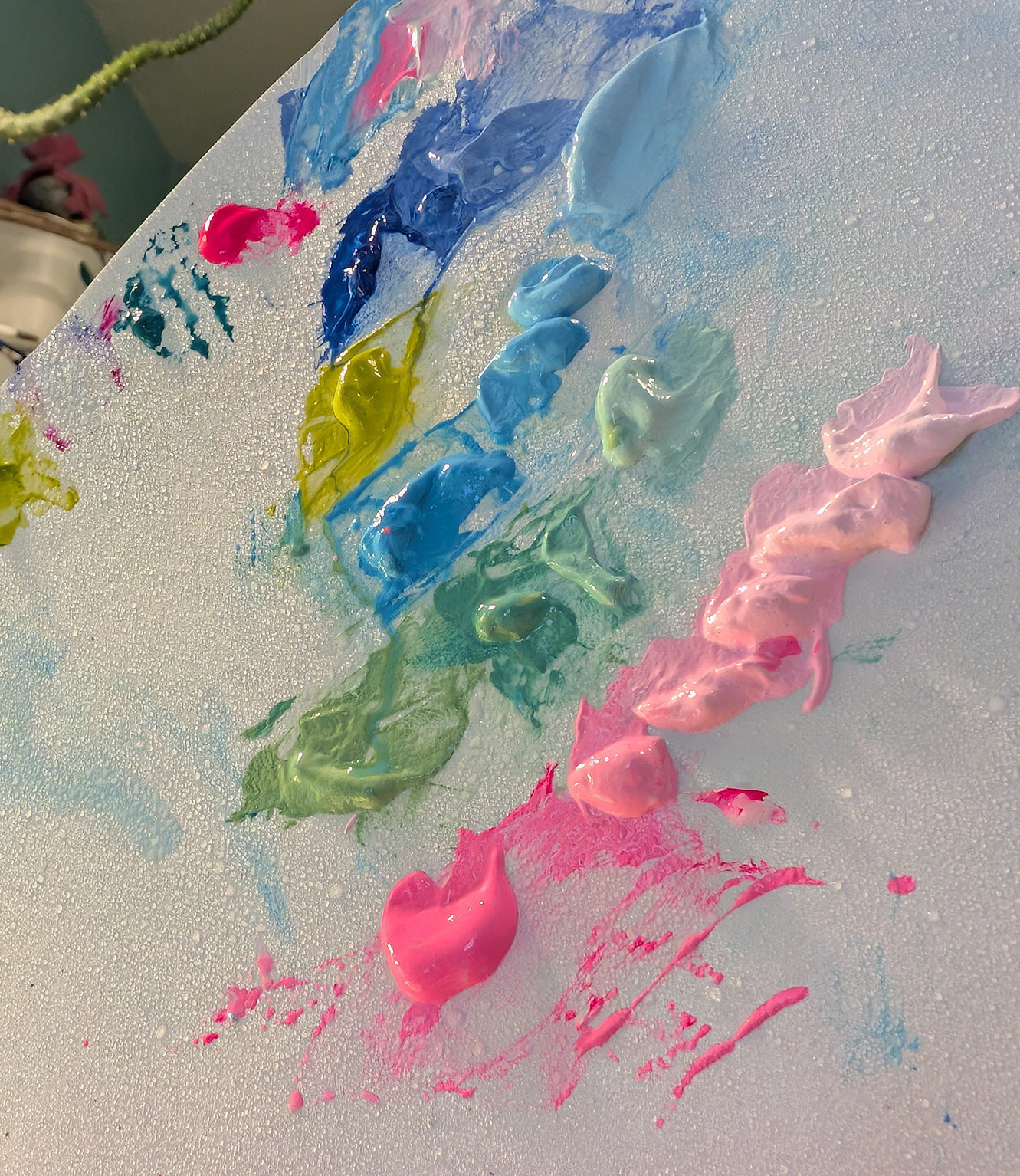 The range of colours I mixed on my palette, starting from the colours of each sticky note and adding white.