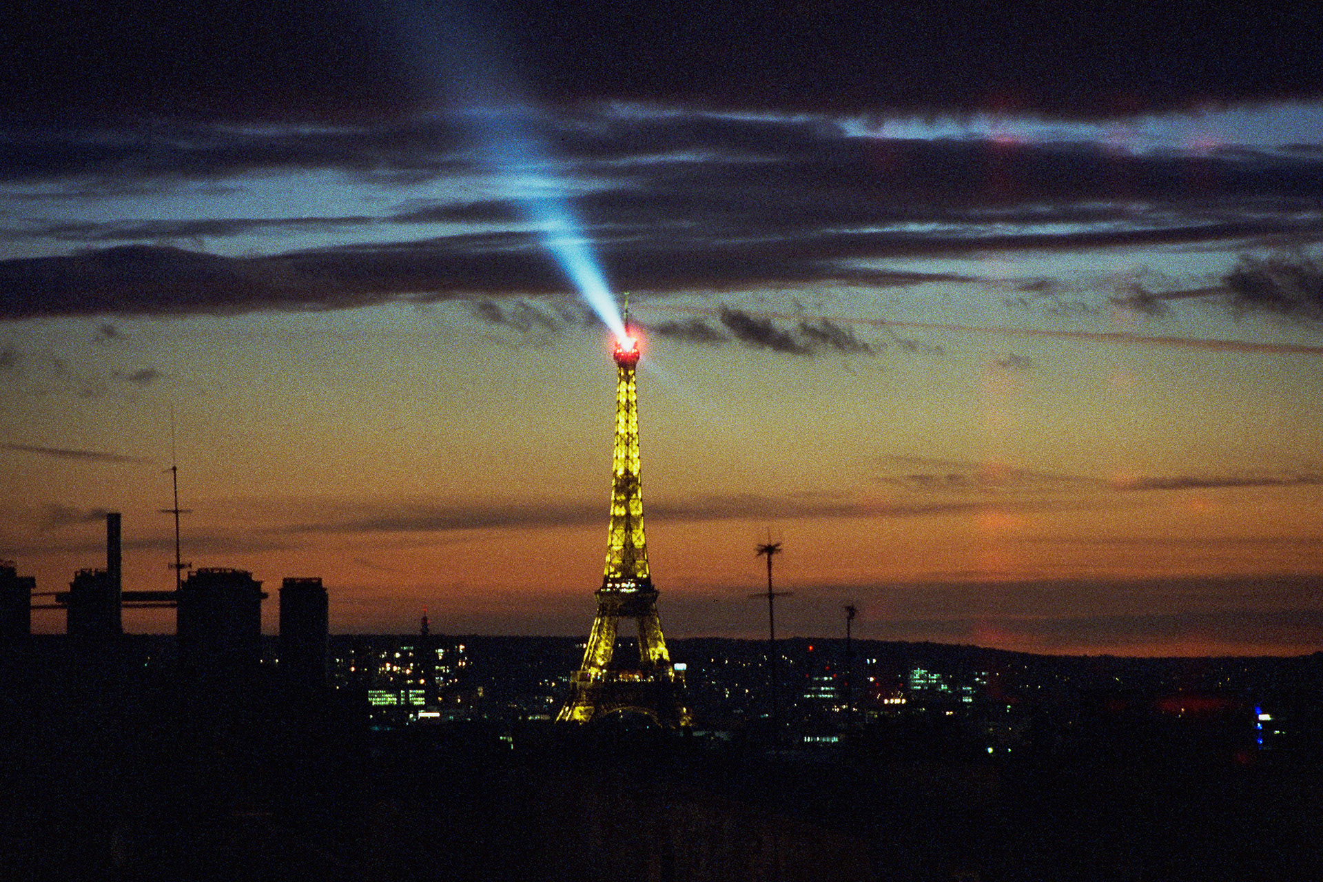 Photo argentique, sur pellicule Cinestill 800T