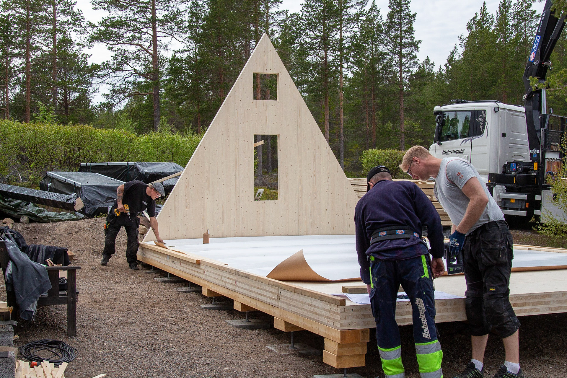Tacksam över proffshjälp med monteringen. De där konstruktionsritningarna var inte att leka med.
