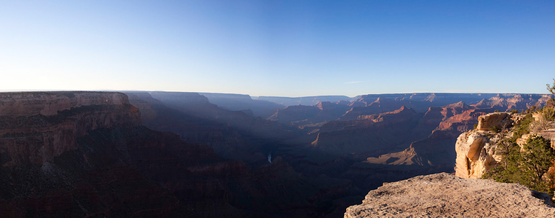 Grand Canyon, Eveningwalk on South Rim, towards West, AZ