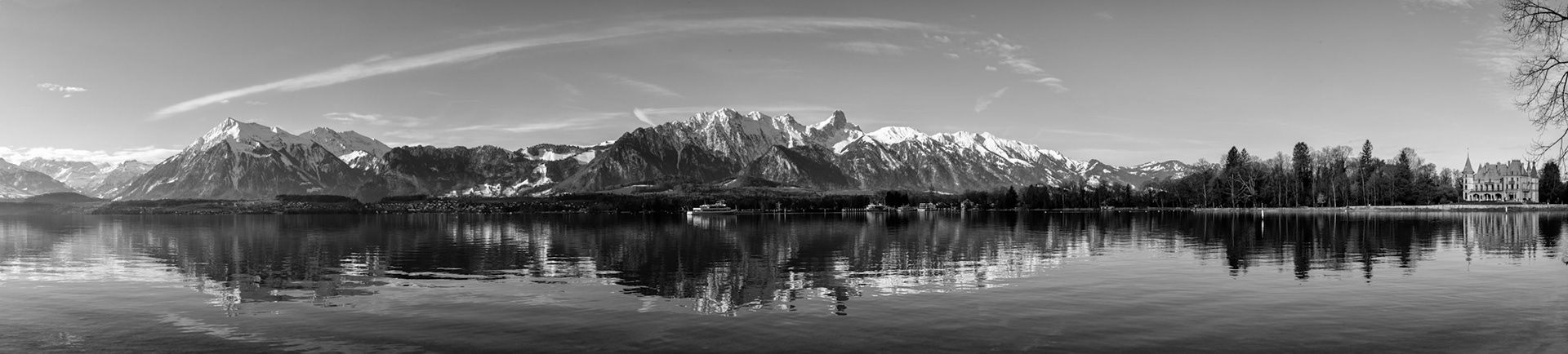 Von der Ländte Hünibach mit dem Schloss Schadau BE
