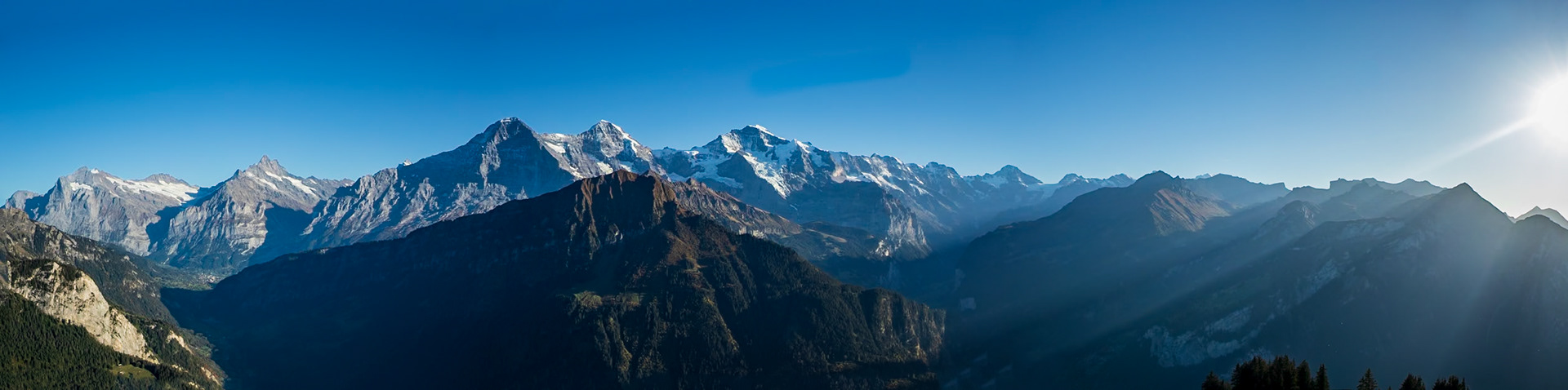 Vorne der Männlichen, hinten Eiger, Mönch und Jungfrau u. a. von  der Schynigen Platte BE