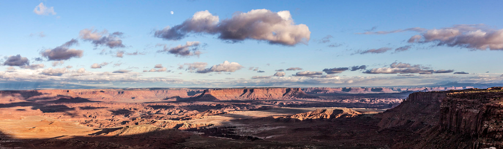 Canyonlands NP towards East, UT