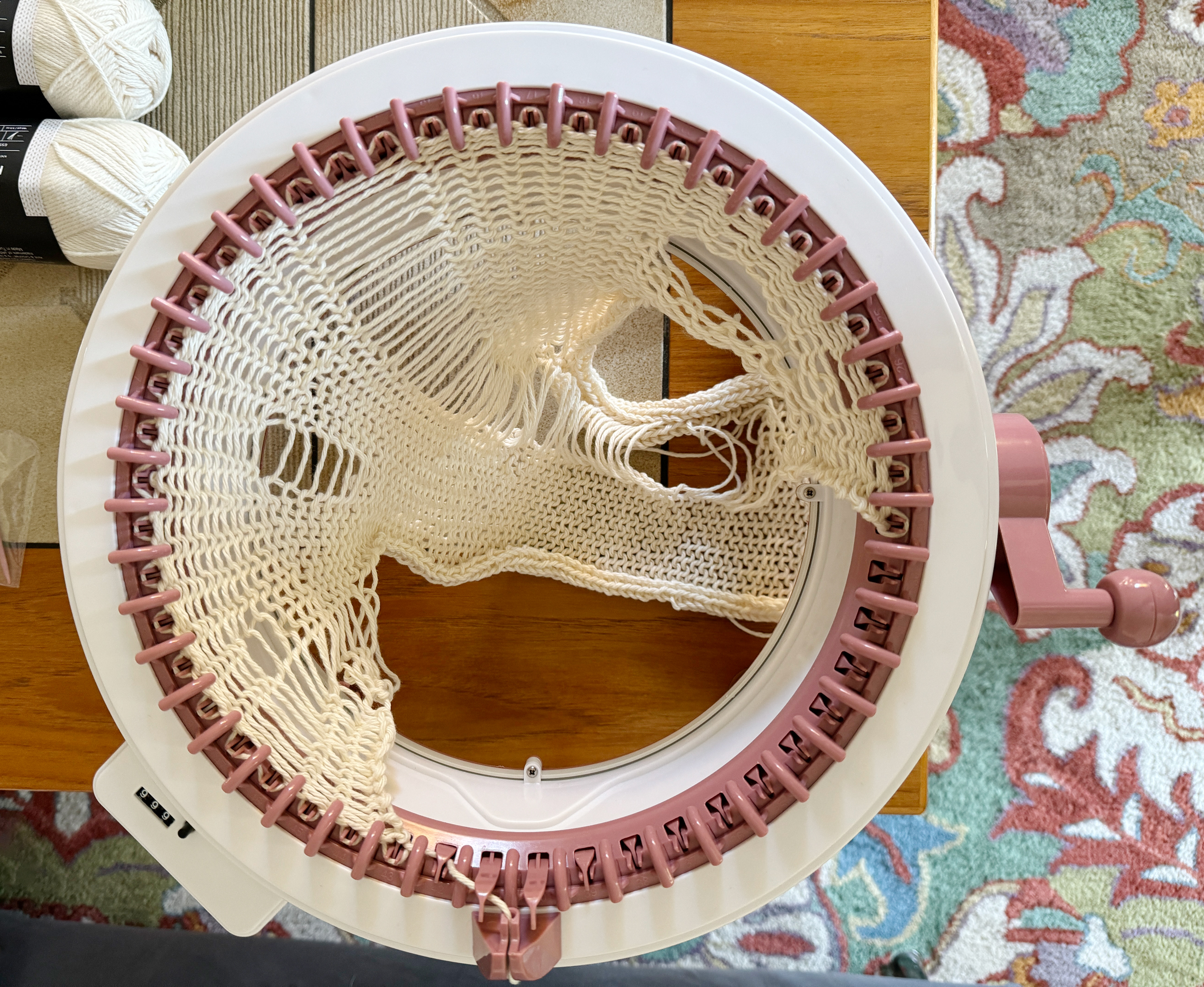 Creating dropped stitch knit panels on knitting machine