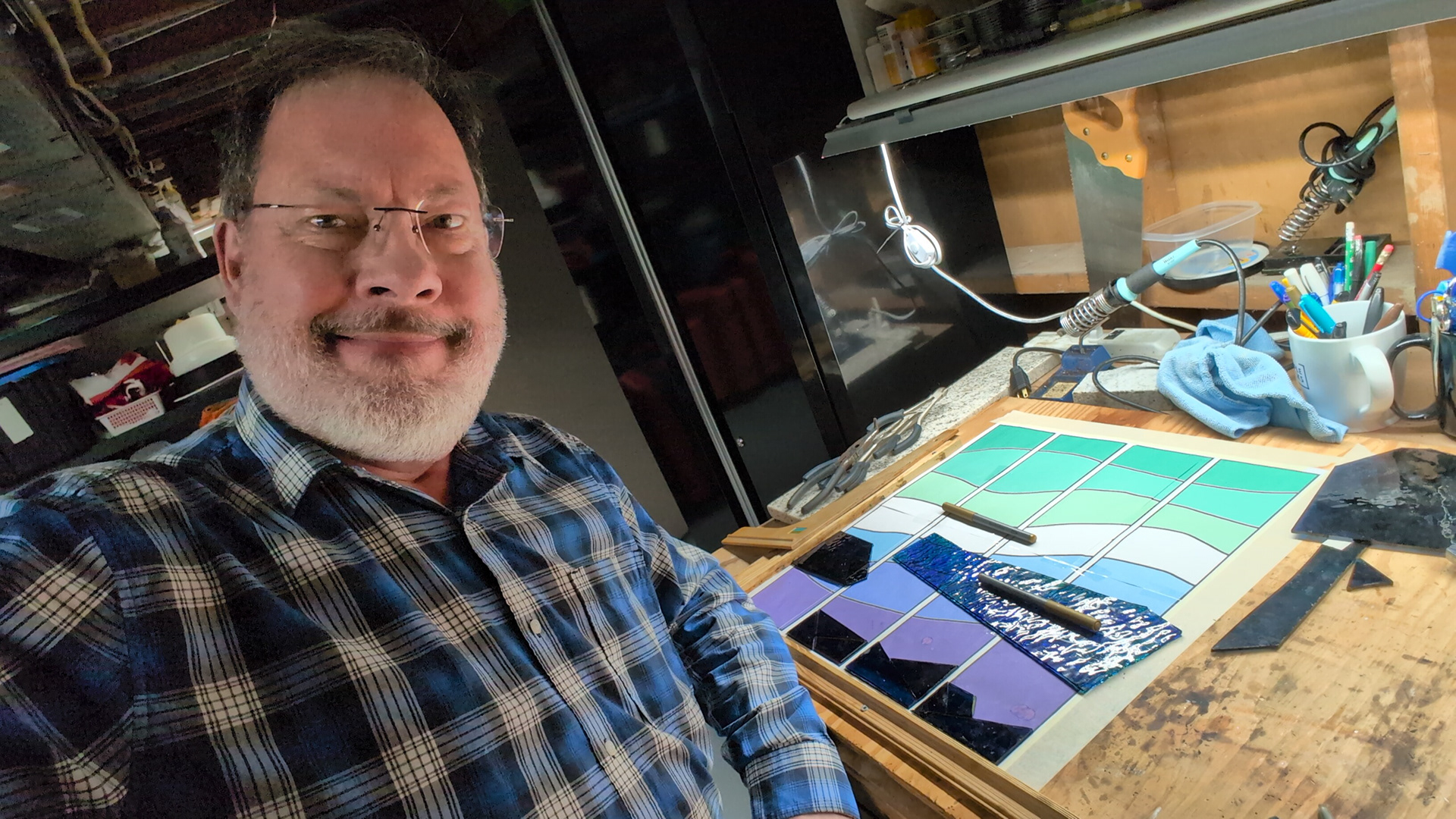 Starting to cut the glass