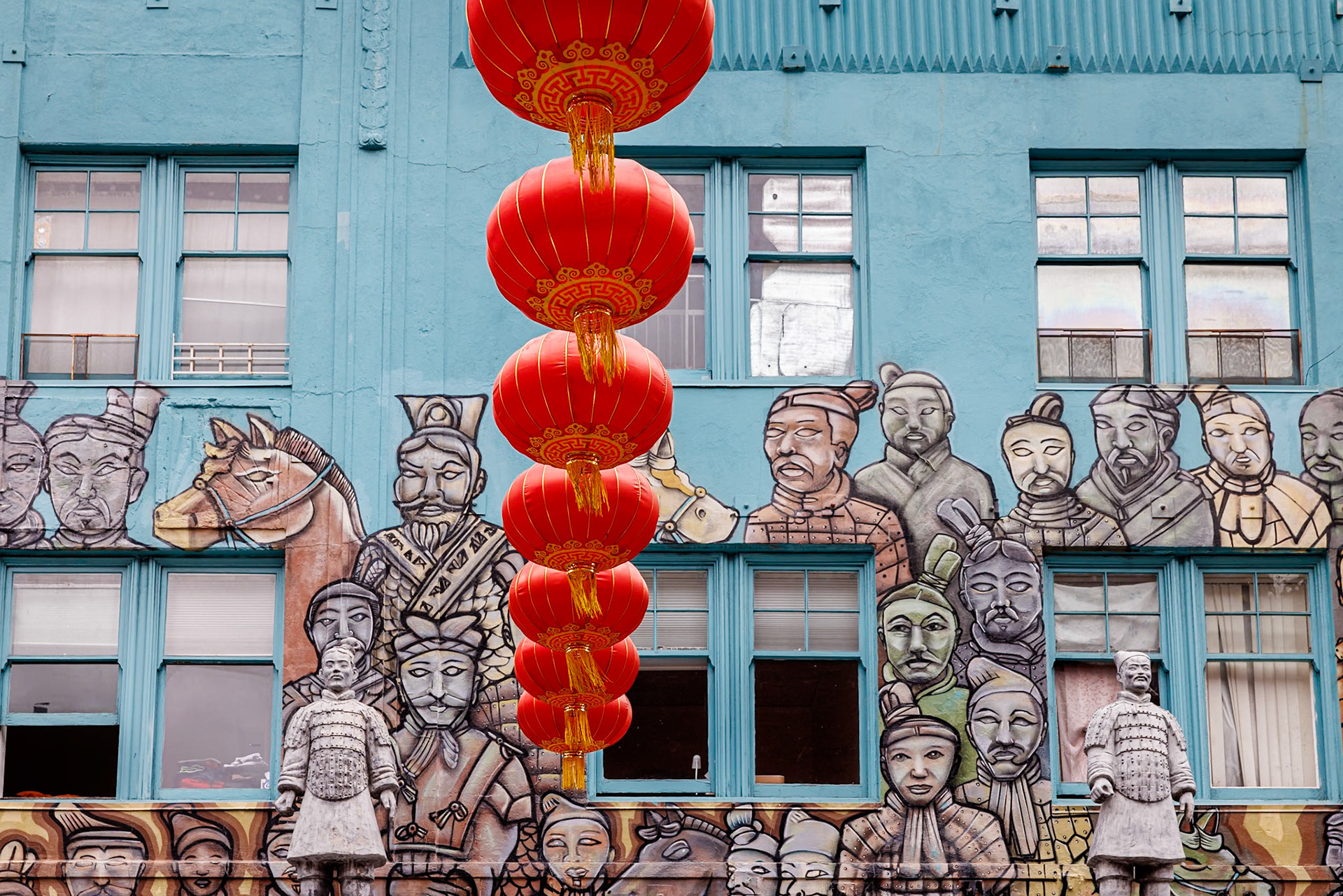 Chinatown - Dragon Gate Grant and Bush Streets