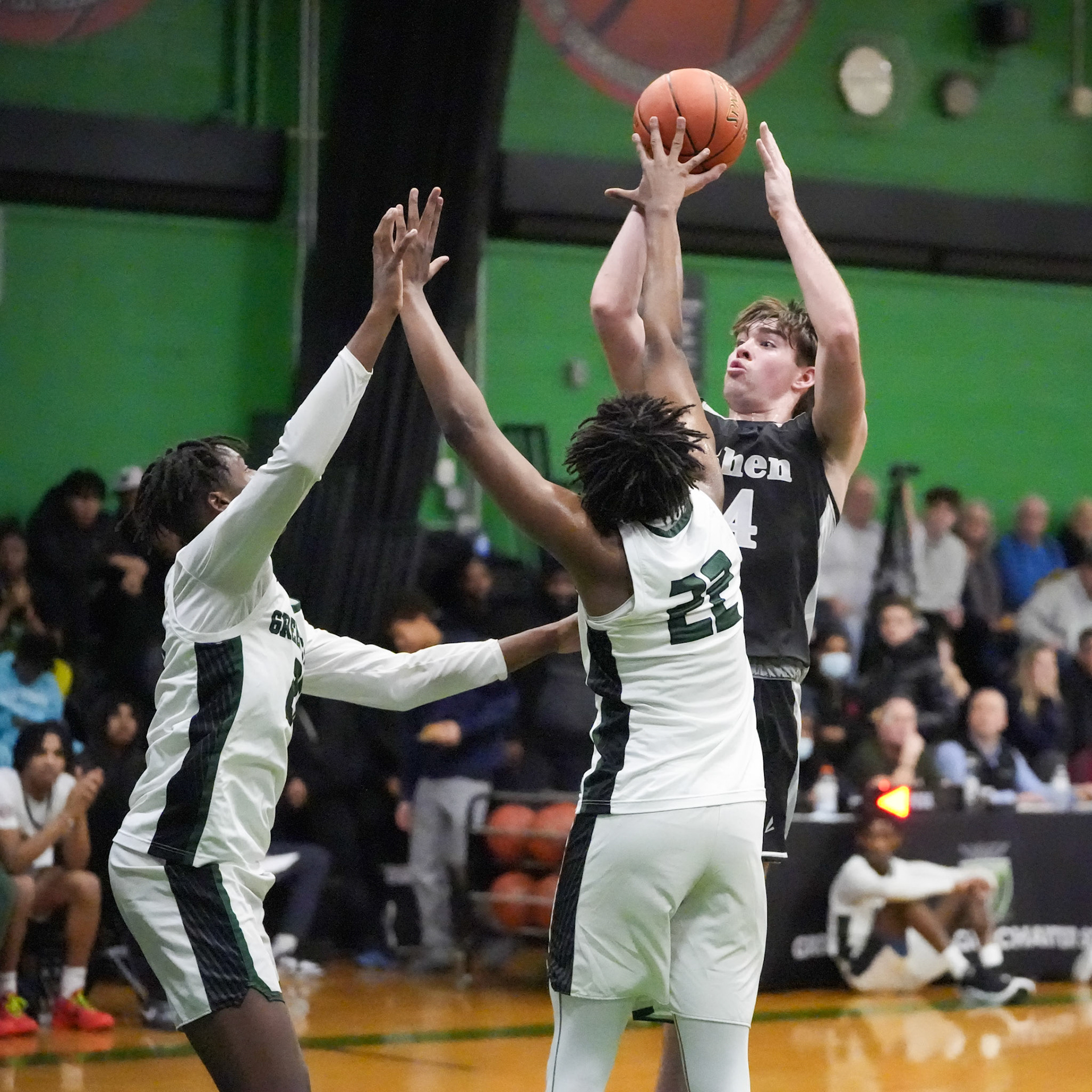 Luke McAuliffe in the lane.