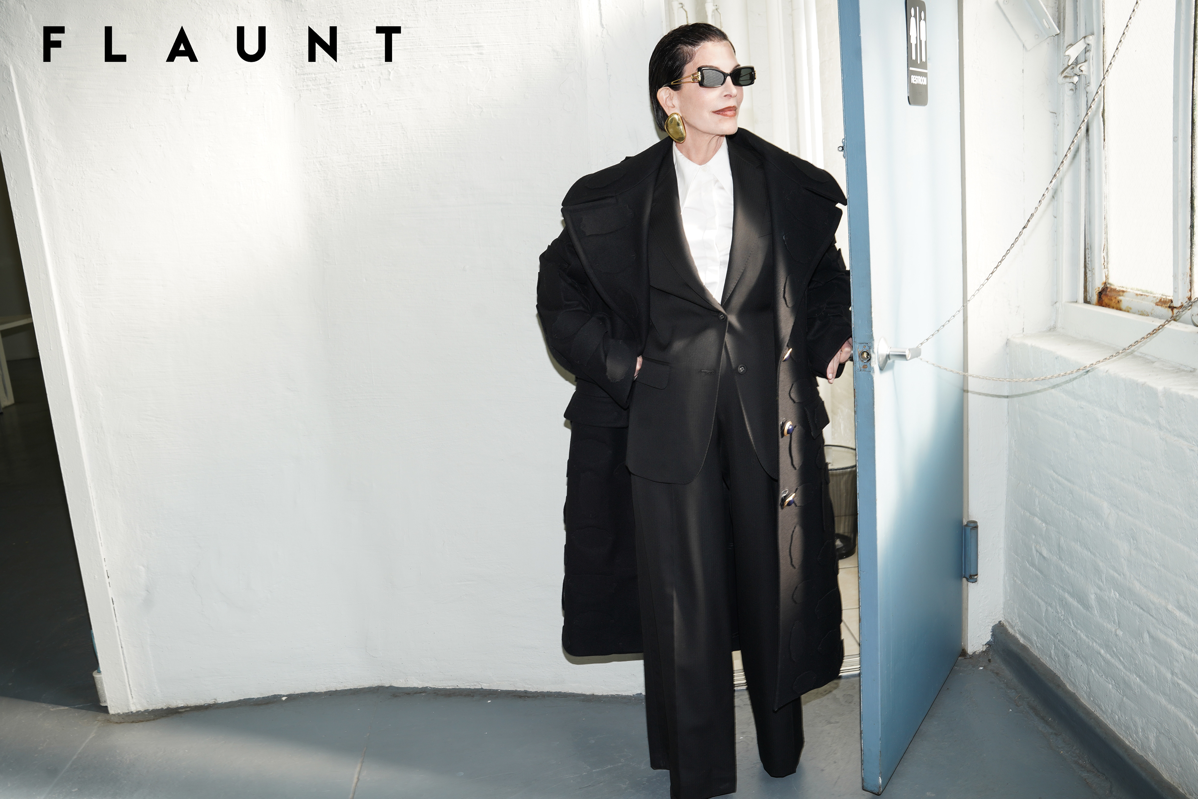 LESLEY BODZY FOR FLAUNT