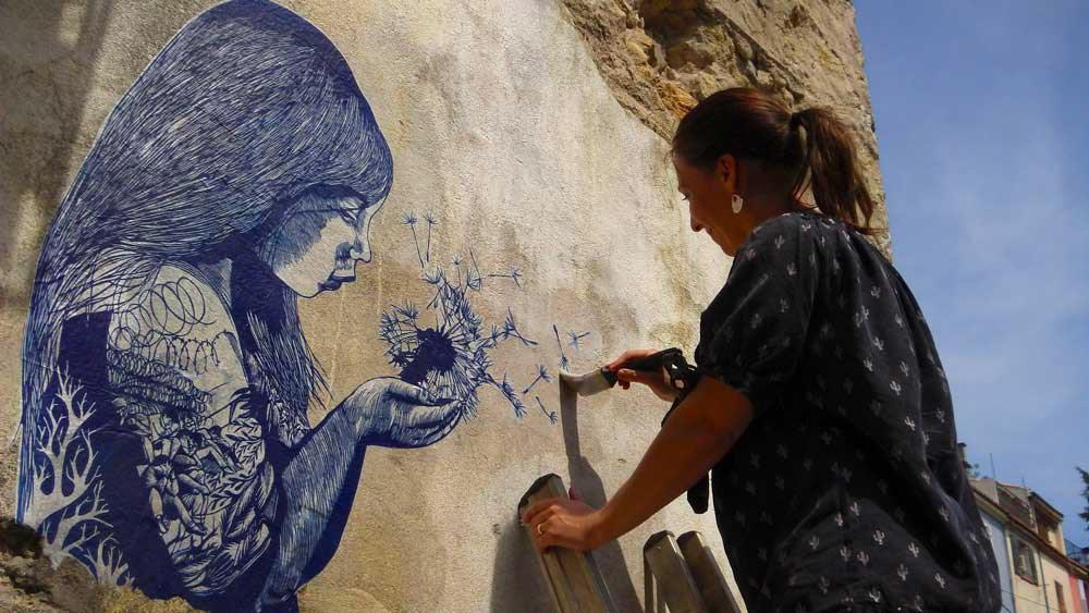 Installation d'une estampe urbaine