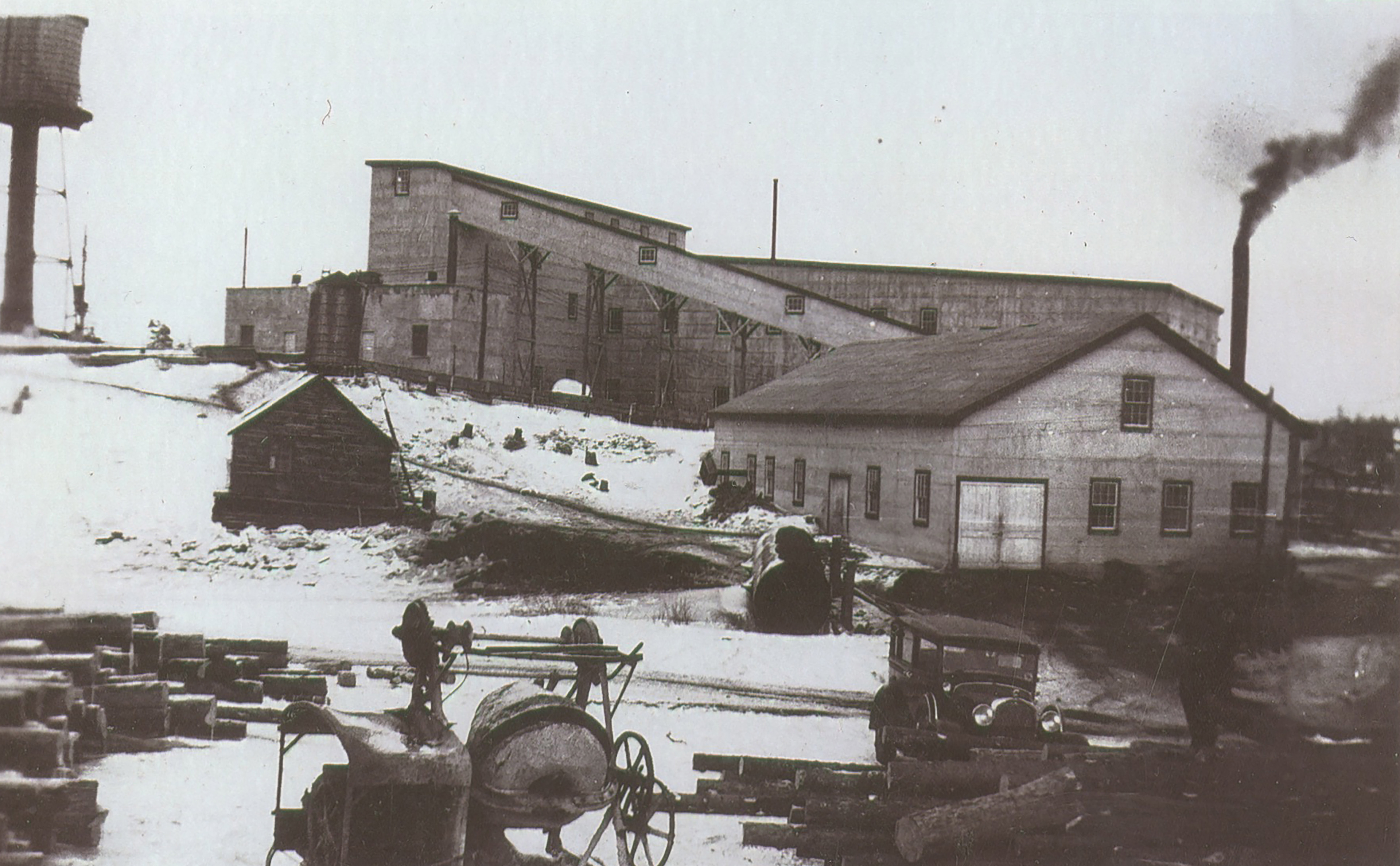 McMillan Gold Mine -Gold was found on the property in the 1920’s followed by the development of an 875-foot vertical shaft and a 125-ton per day mill. It operated until 1937 and produced 60,000 tons of gold ore at a recovered grade of 0.18 ounces per ton for 10,800 ounces of gold.