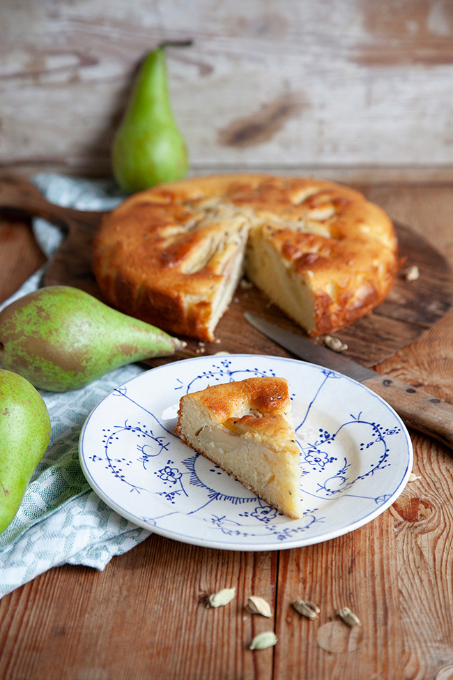 pear cardamom cake 005