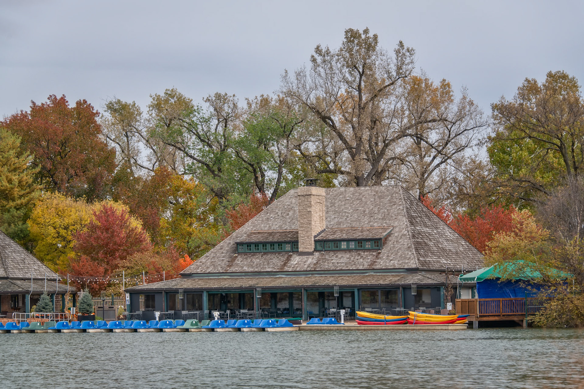 The Boat House in Forest Park is the place to go for a bite to eat, a drink, a casual boat ride (paddle boats, canoes, kayaks and paddle boards) or just to relax and enjoy the outdoors.